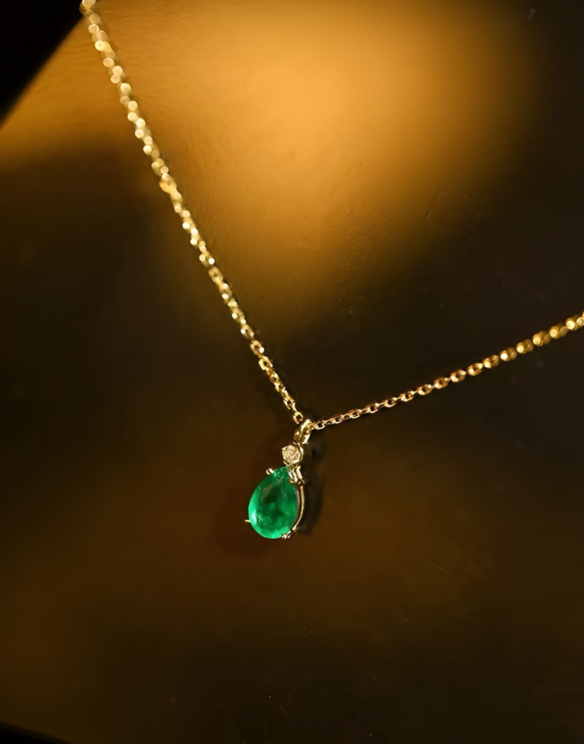 Little Jardin Natural Emerald Drop 18k Gold Pendant Necklace