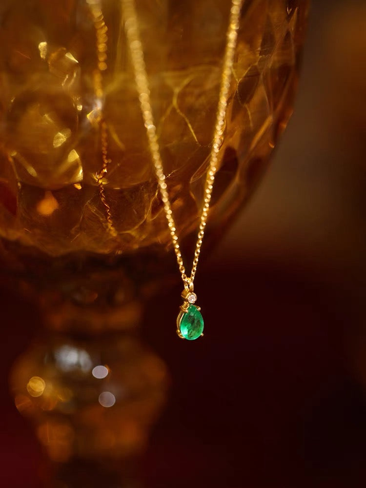 Little Jardin Natural Emerald Drop 18k Gold Pendant Necklace