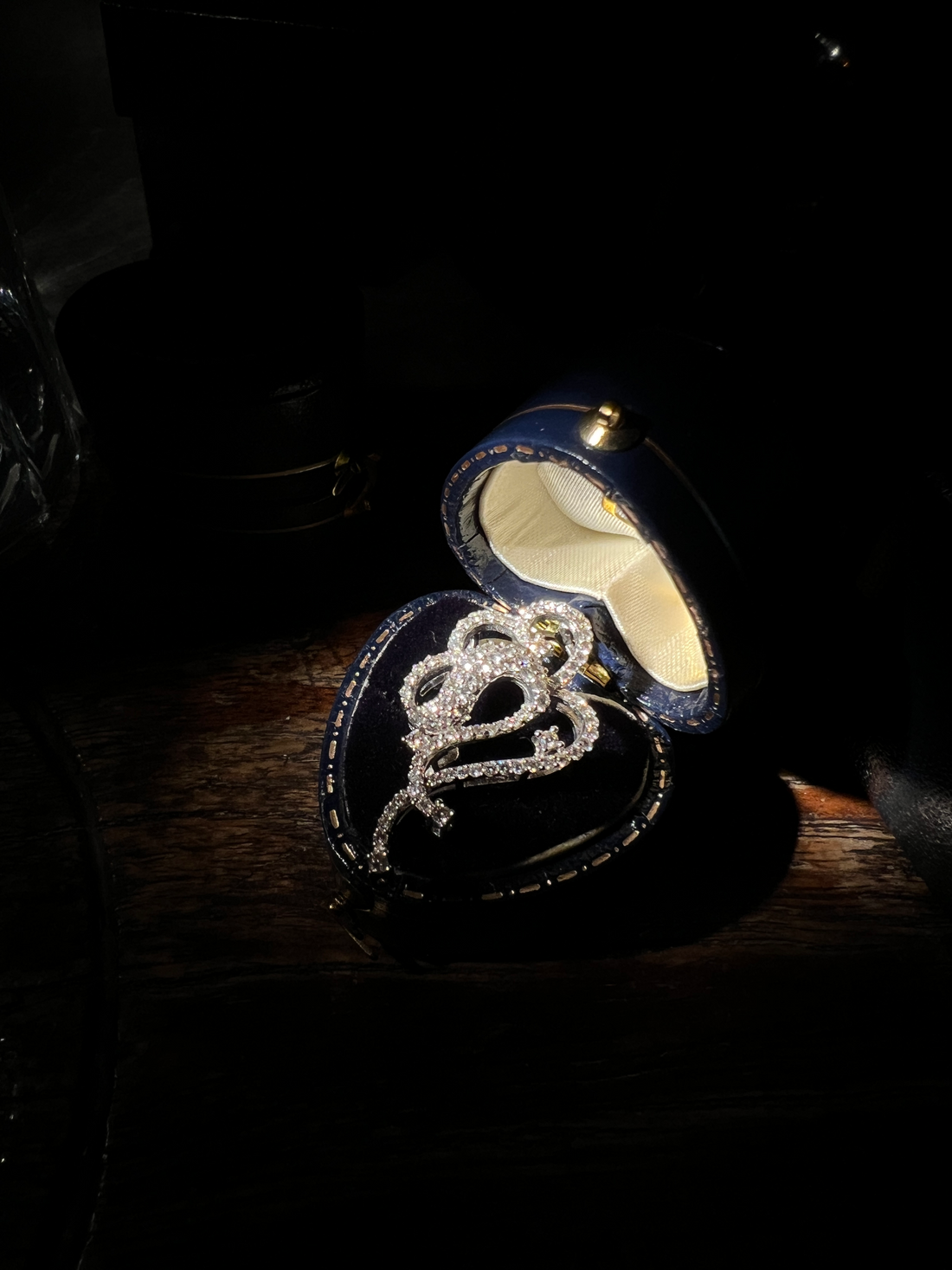 Art Nouveau Natural Diamonds Peacock Feather in 18k White Gold Pendant