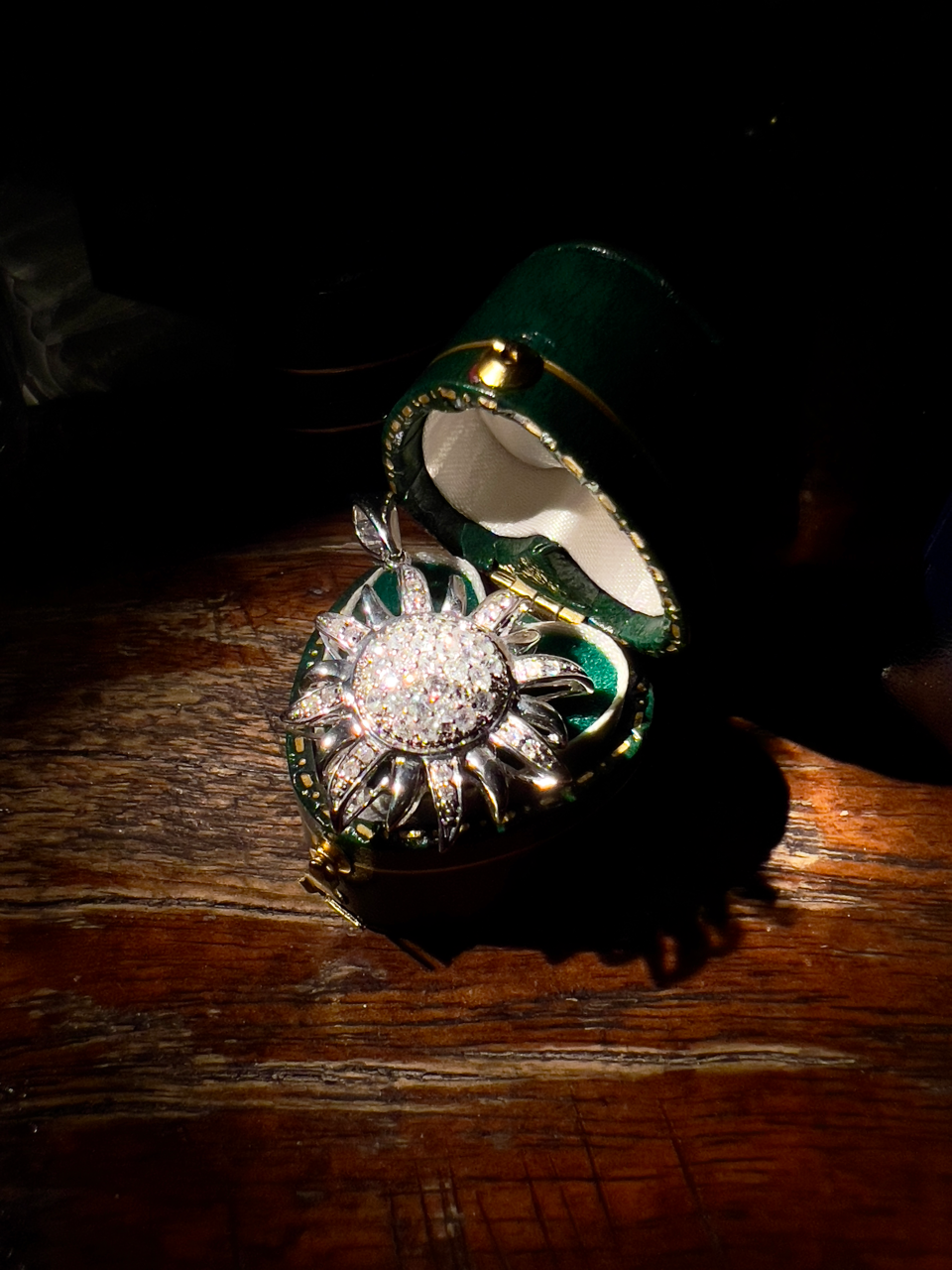 Diamond Sunflower 18k White Gold Pendant Necklace