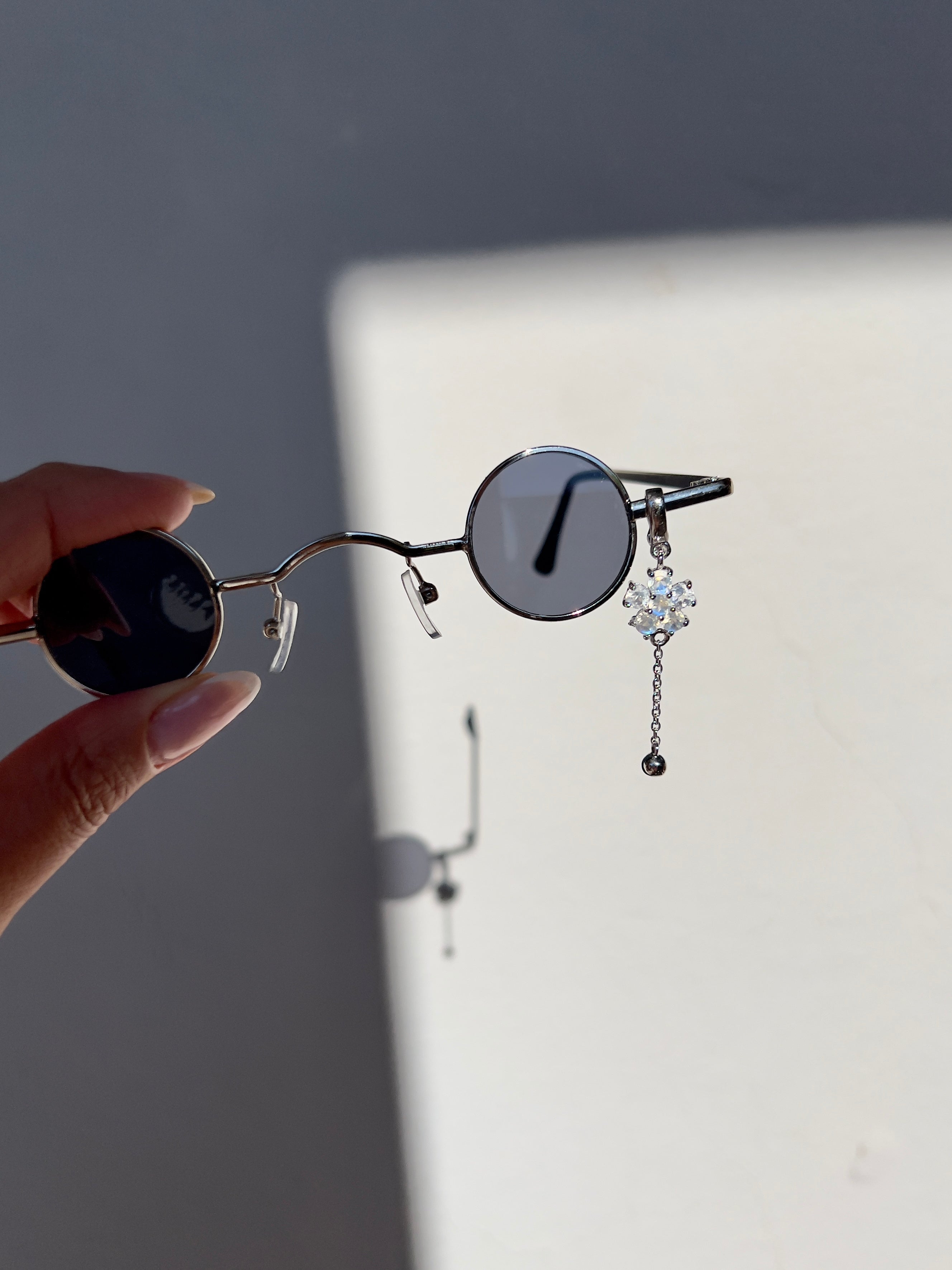 Blue Moonstone Flower Charm Small Frame Vintage Round Sunglasses