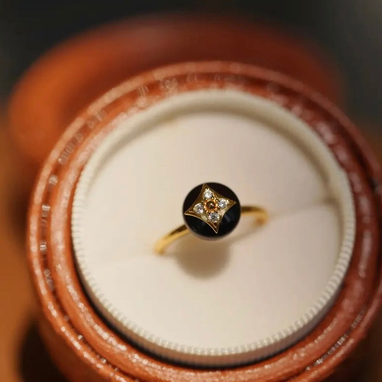 Black Onyx Four-Leaf 18K Gold Clover Ring