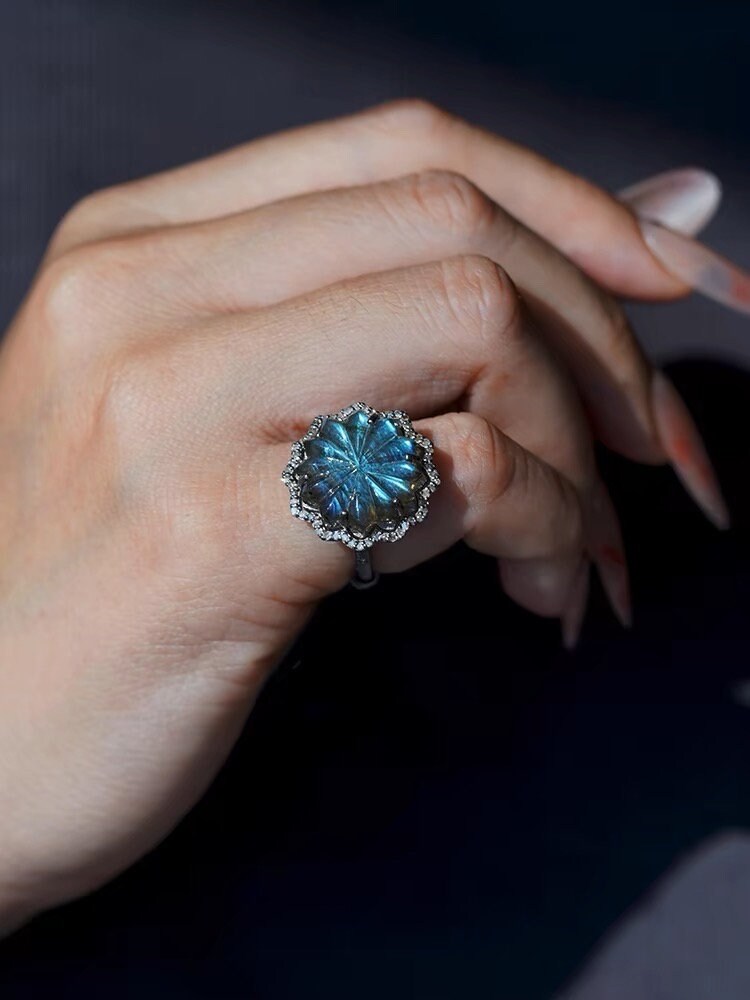 Natural Labradorite Carving and Diamonds Silver Ring