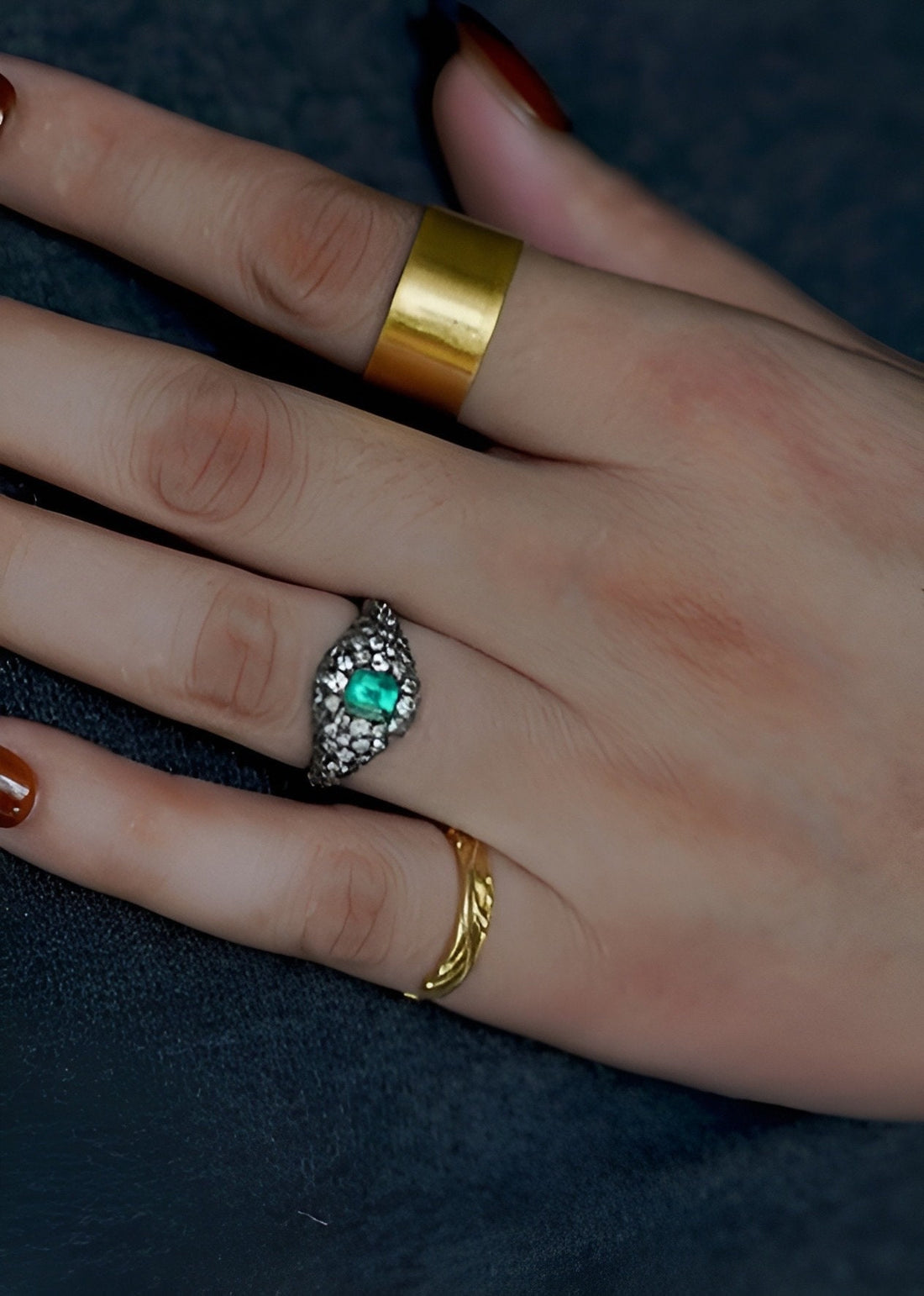 18k Solid Gold Natural emerald & diamonds ring