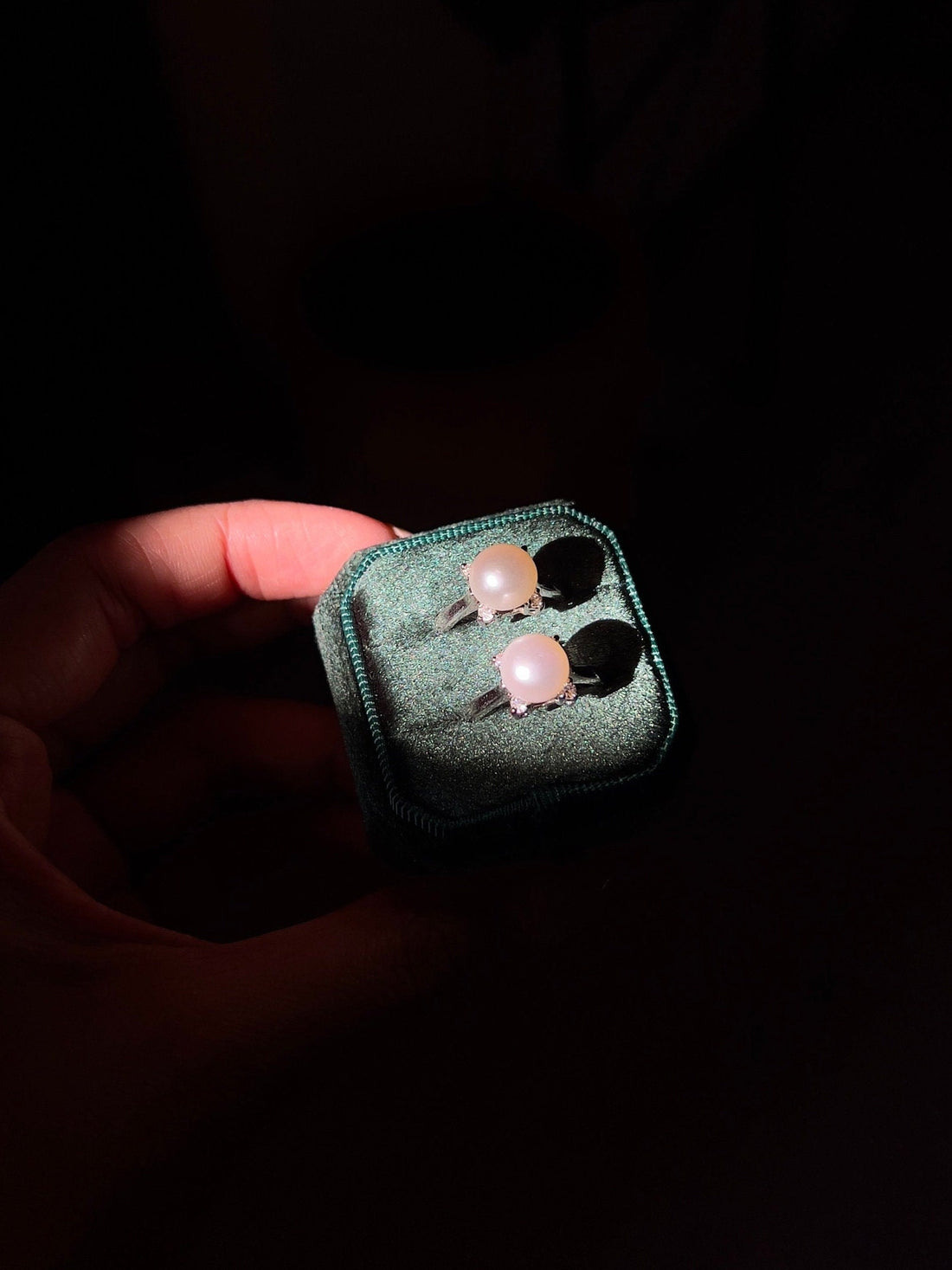 18k Solid White Gold Freshwater Pearl Diamond Solitaire Ring