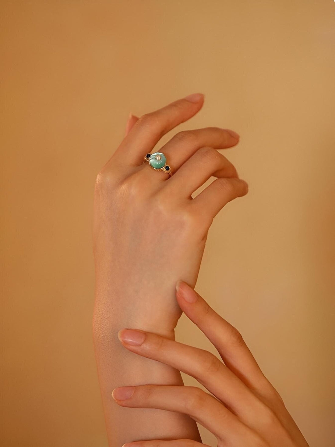 Cat’s Eye Chrysoberyl and Spinel 18k Gold Ring