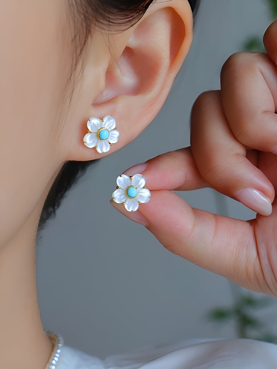 Mother of Pearl Flower Stud Earrings with Natural Turquoise