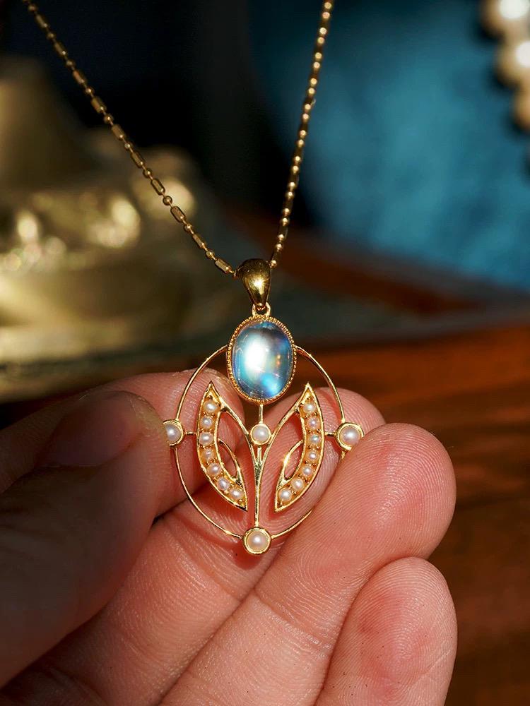 Blue Moonstone Art Nouveau 18K Solid Gold Pendant