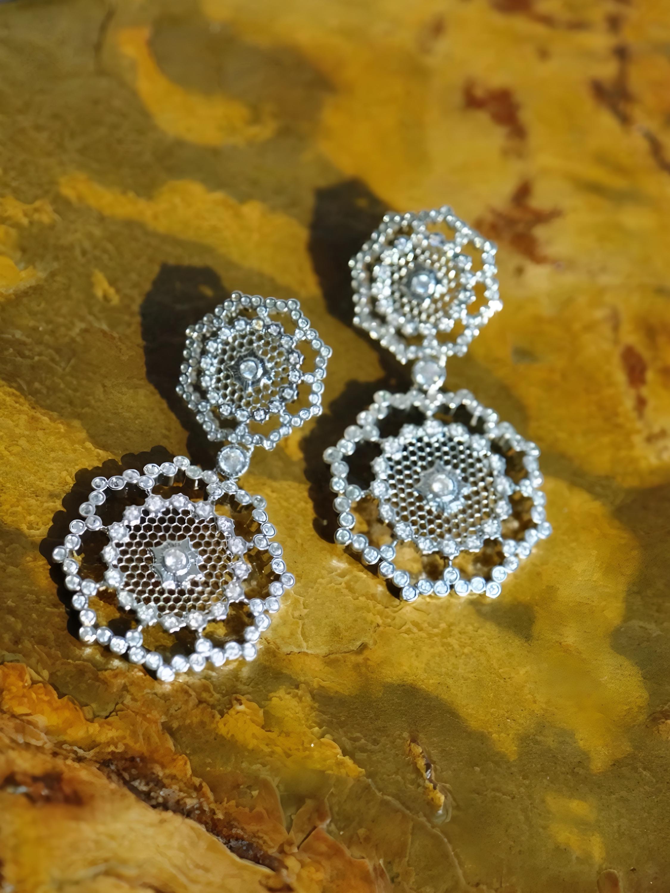 Vintage French-Inspired Small-Batch Handcrafted Snowy Flower Earrings