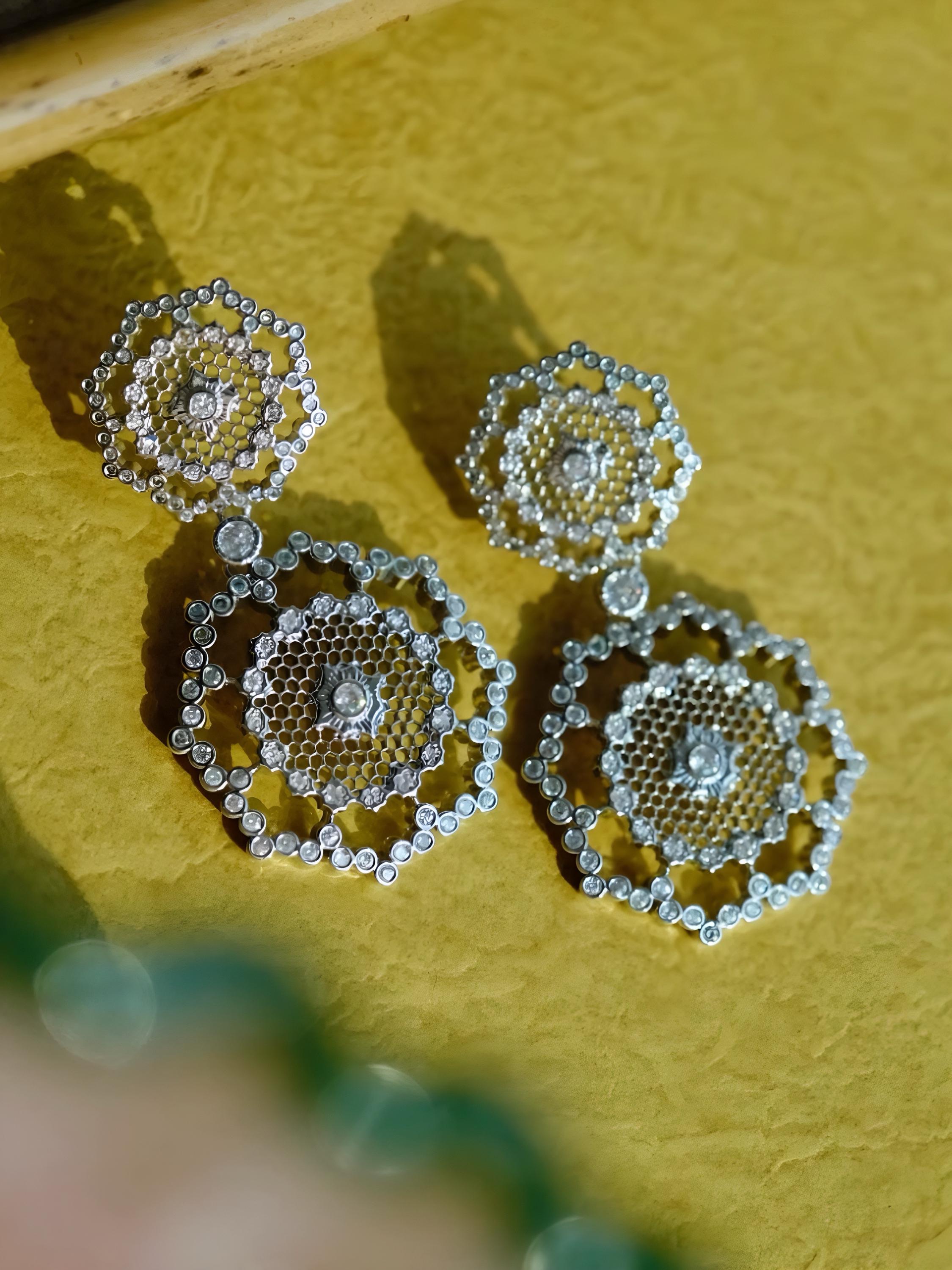 Vintage French-Inspired Small-Batch Handcrafted Snowy Flower Earrings