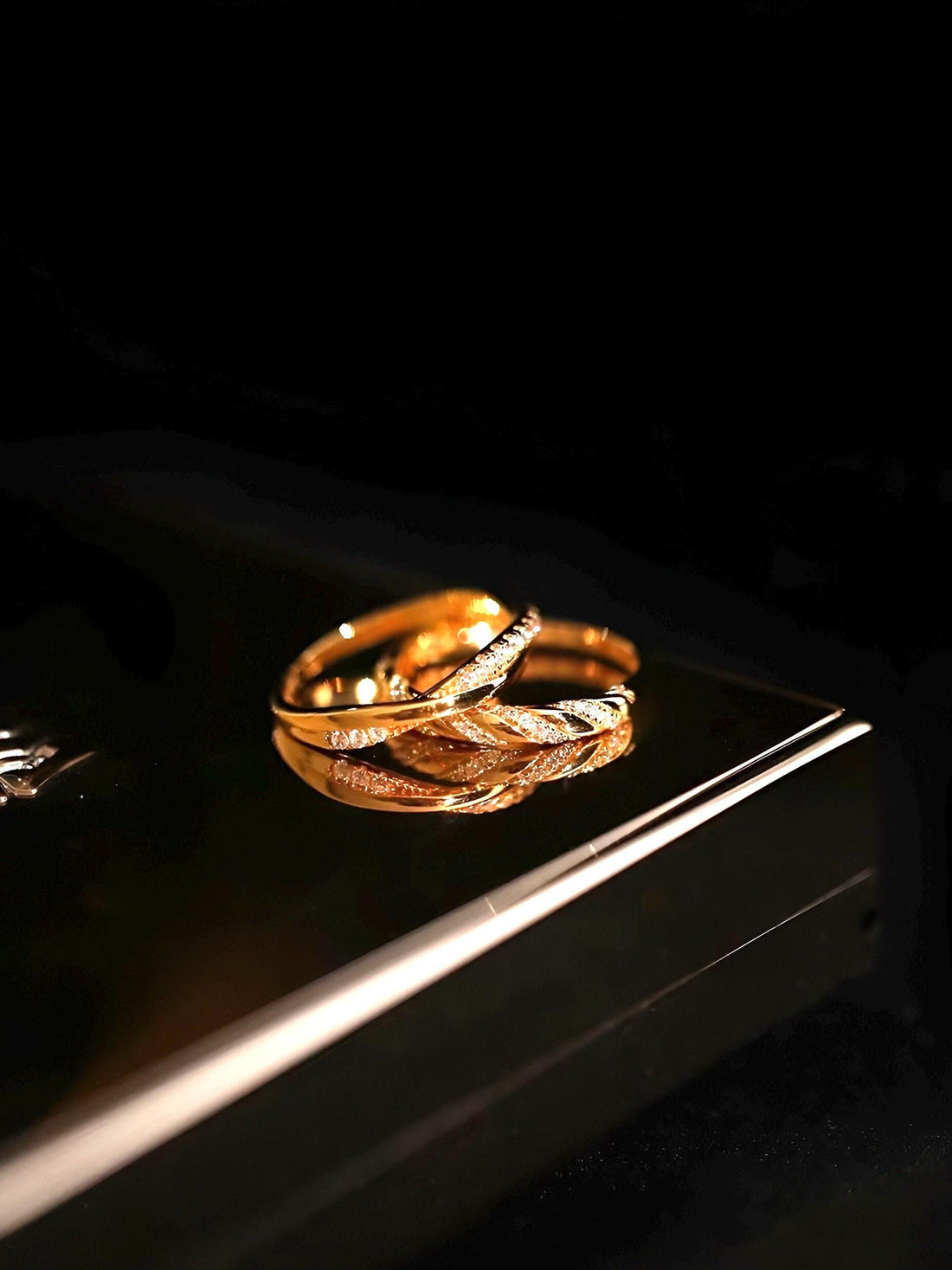 18K Solid Gold Twist or Knot Ring