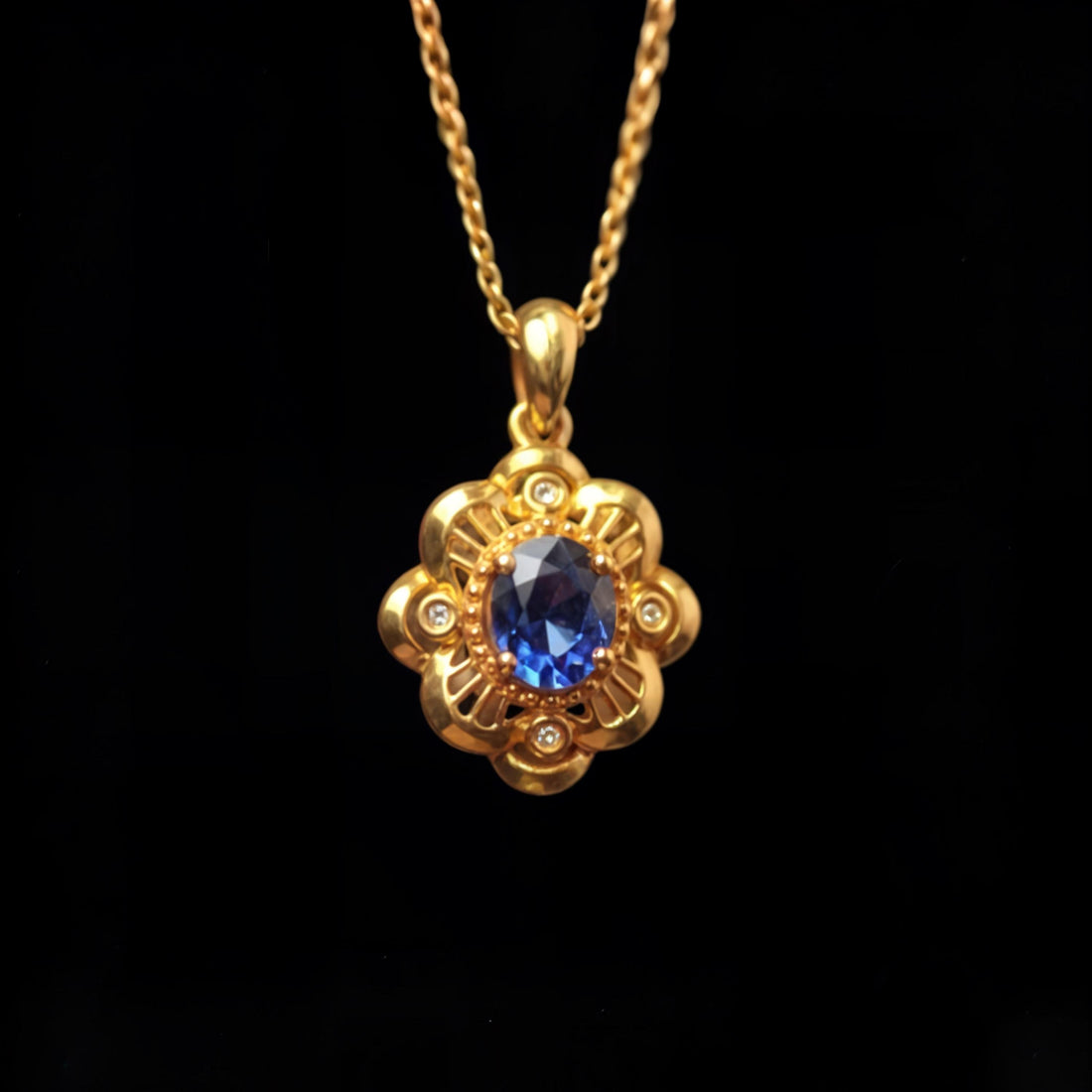 18k Solid Gold Sapphire Pendant with Diamonds