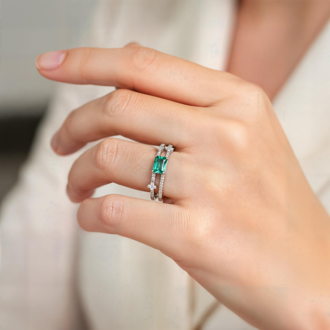 18K Solid White Gold Emerald Diamond Ring