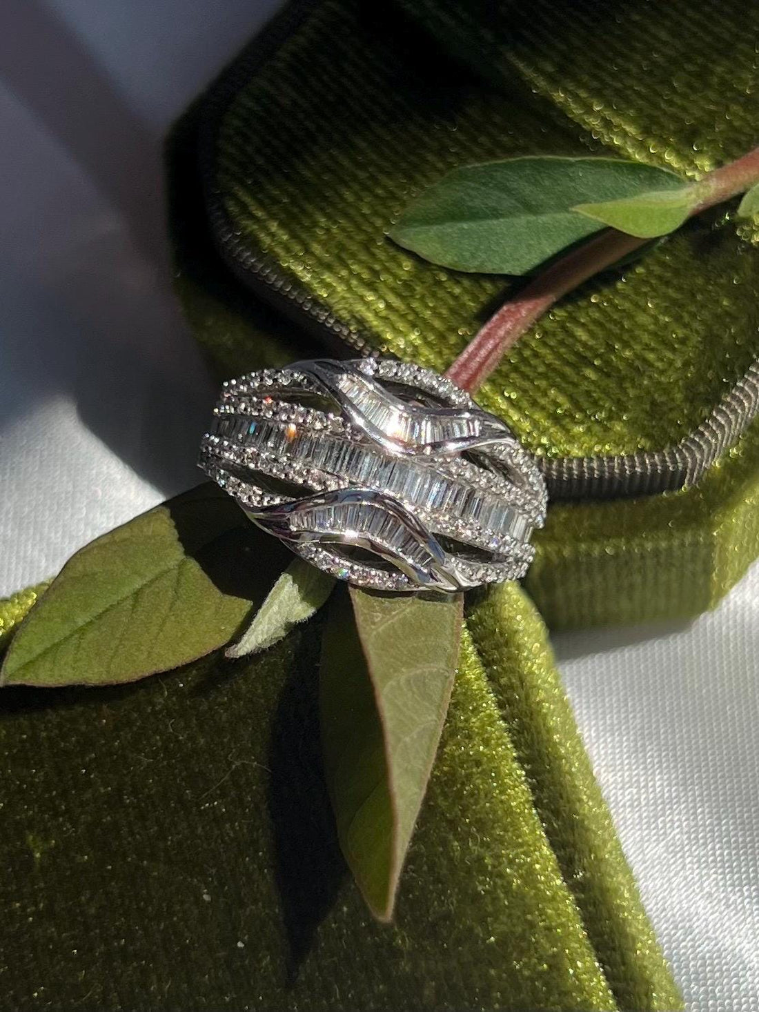 Natural Diamond Ring 0.92CT in 18K Solid White Gold | Art Deco Baguette & Round Diamond Band | Luxury Fine Jewelry Gift for Her