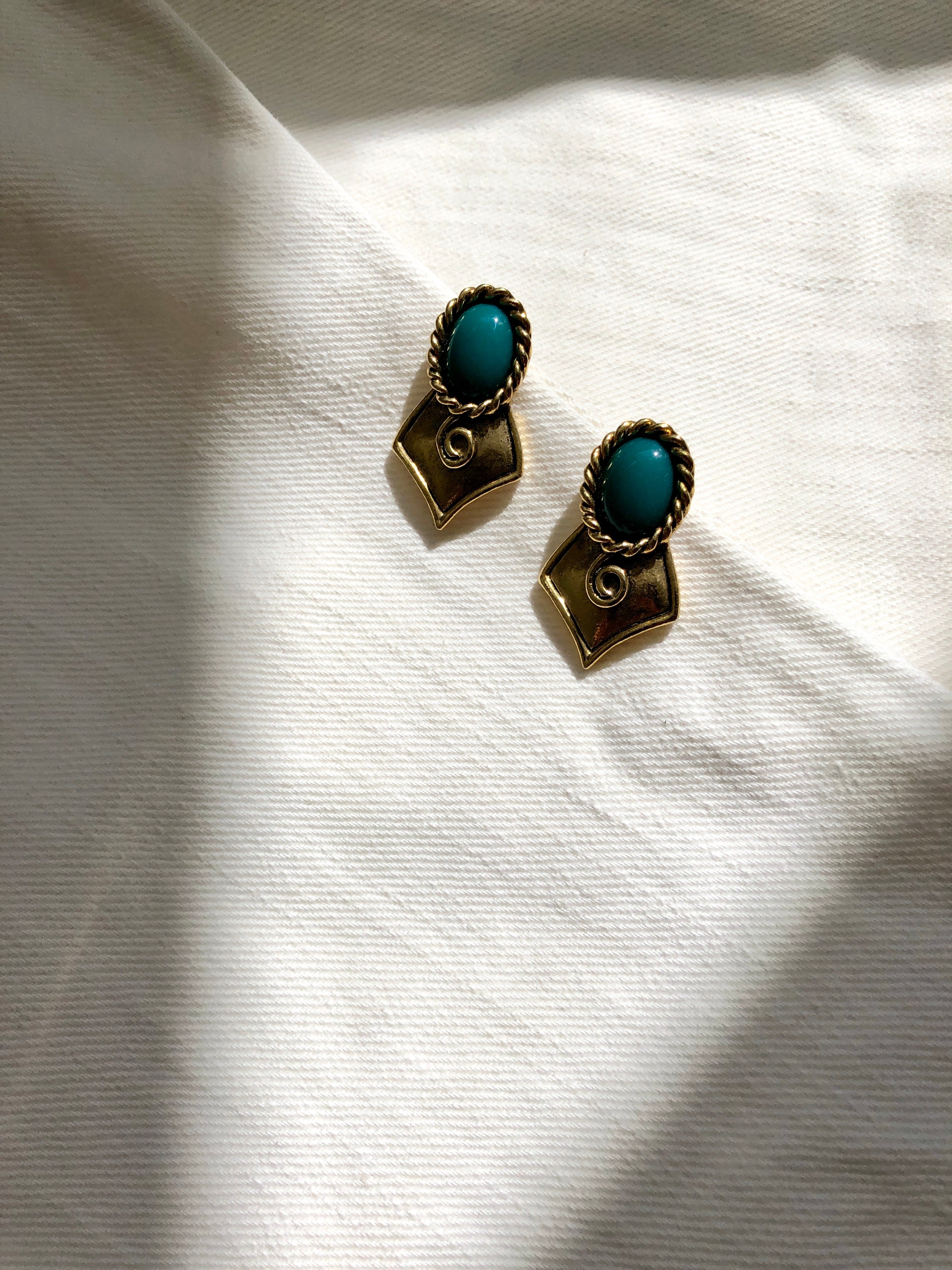 Vintage Statement Earrings with Blur Gem