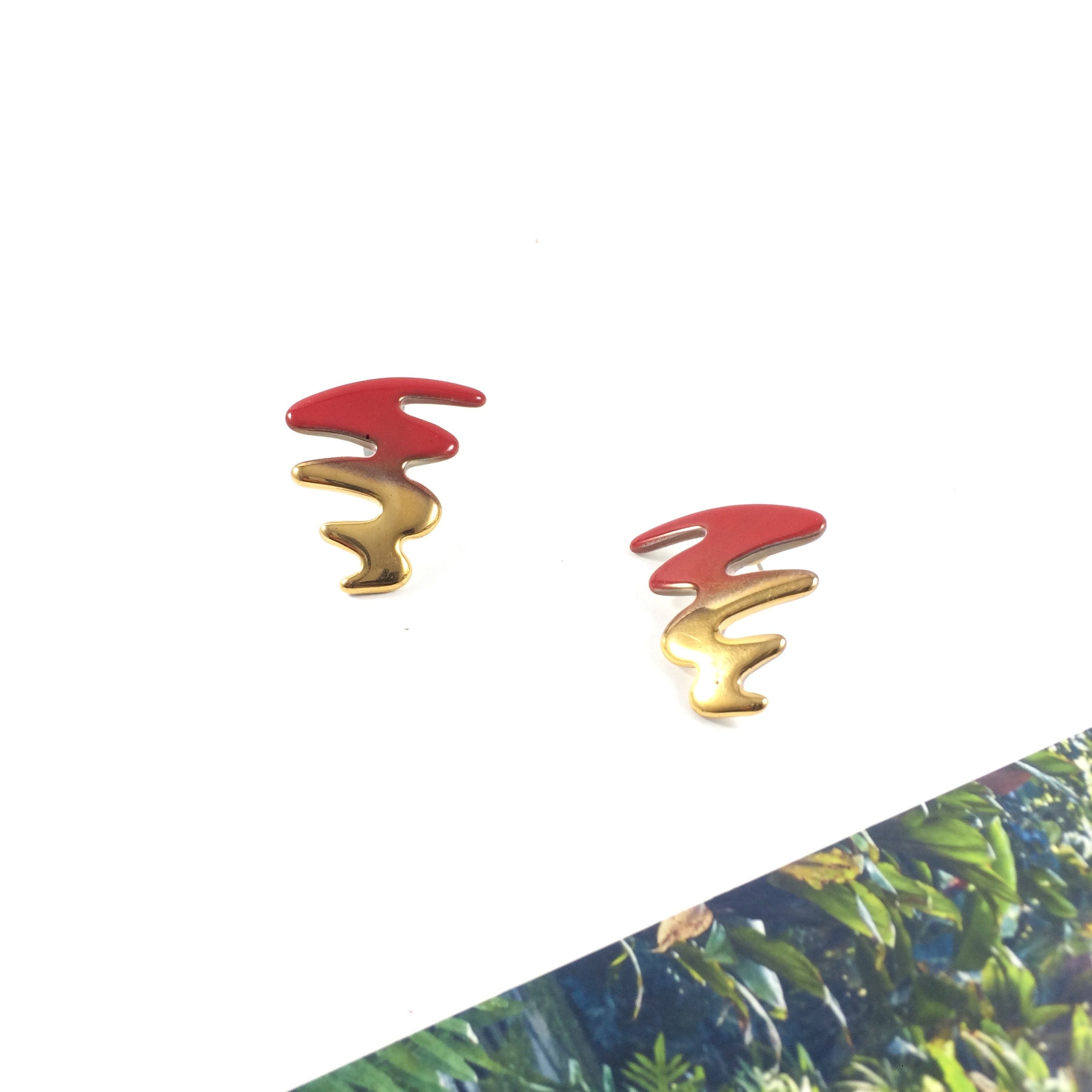 Red & Gold Porcelain Streamer Ribbon Vintage 1980' Stud Earrings