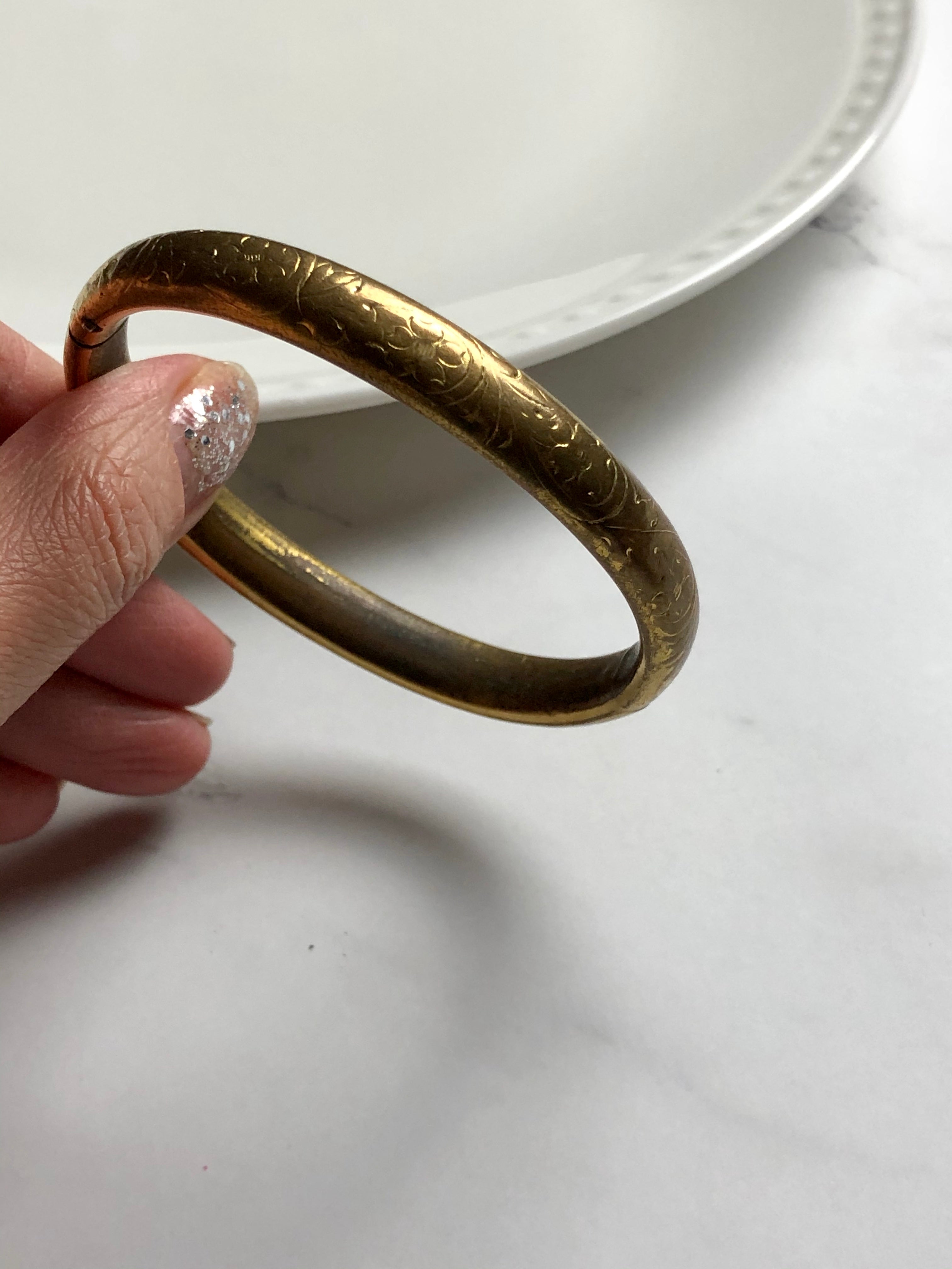 Antique Edwardian Floral Etched Gold Hinged Bracelet
