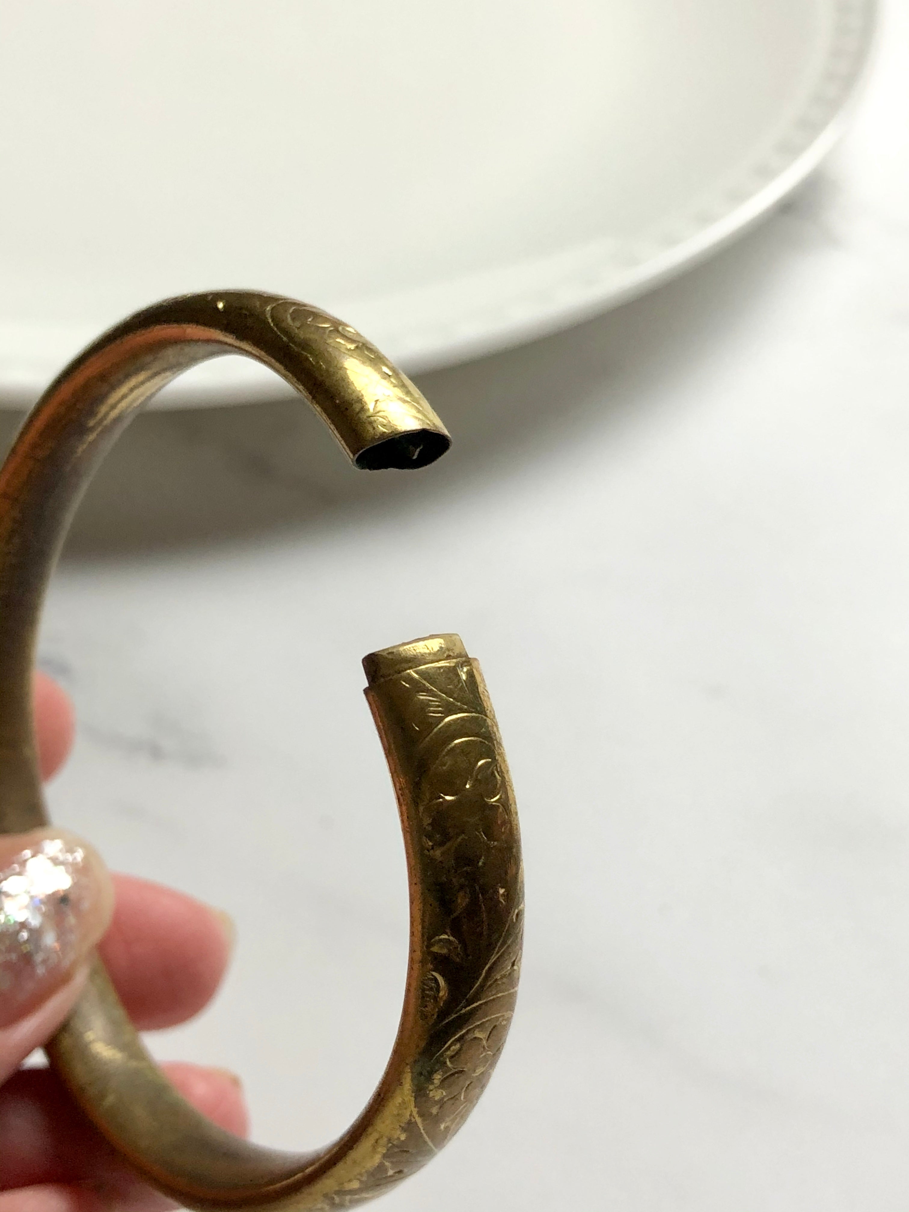 Antique Edwardian Floral Etched Gold Hinged Bracelet