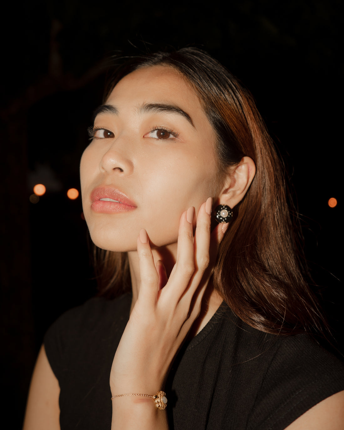 Embed Pearl Black Enamel Gold Stud Earrings