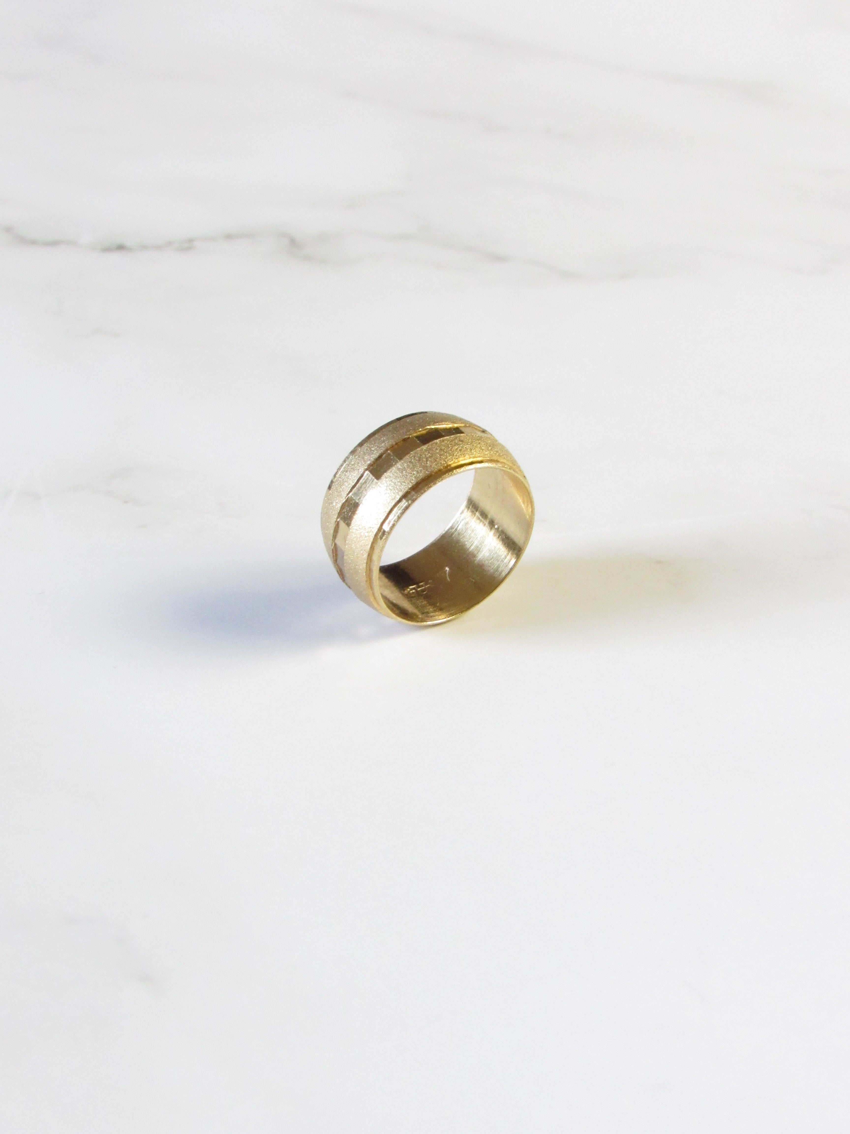 Uncas 2025 gold ring