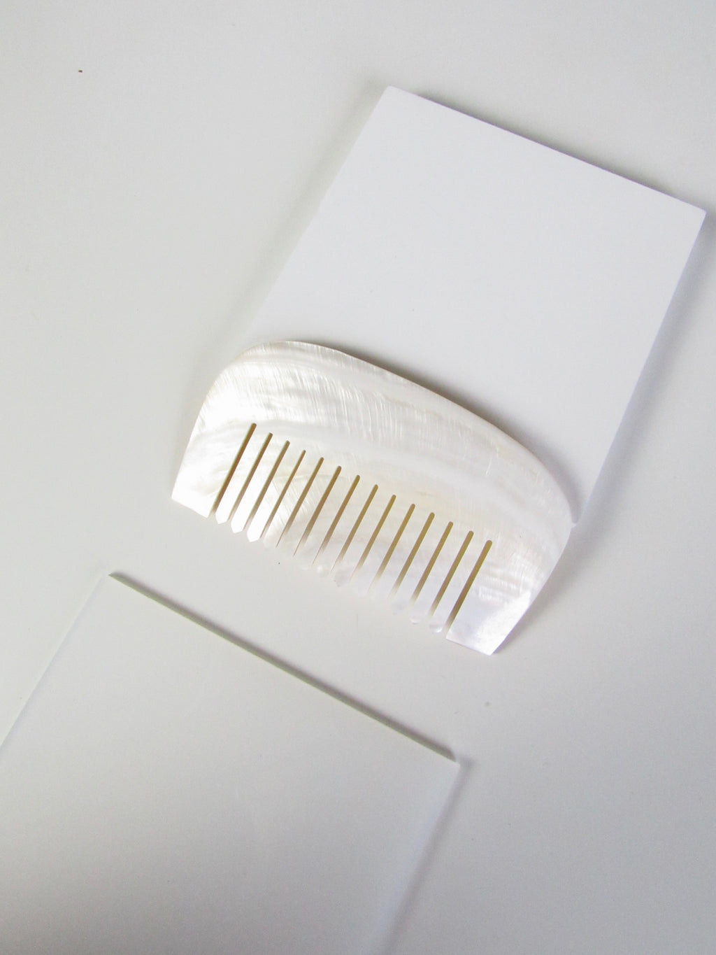 Rounded Natural Seashell Comb