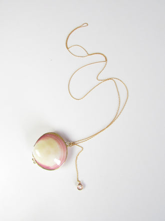 Polished Seashell Gold Pendant Necklace Purse