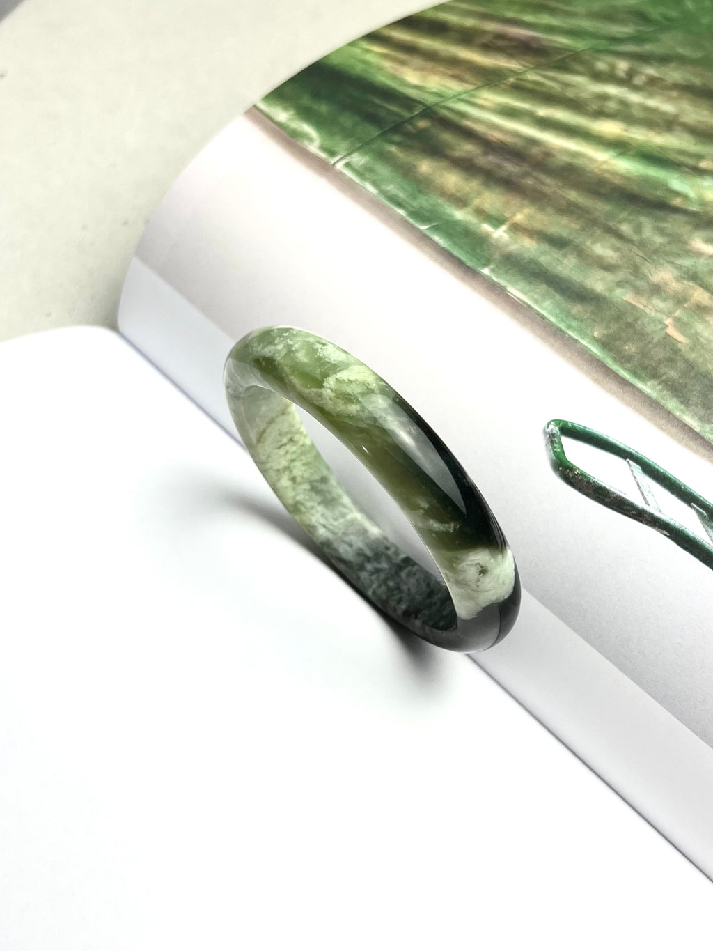 Unique Green Natural Serpentine Jade Bangle