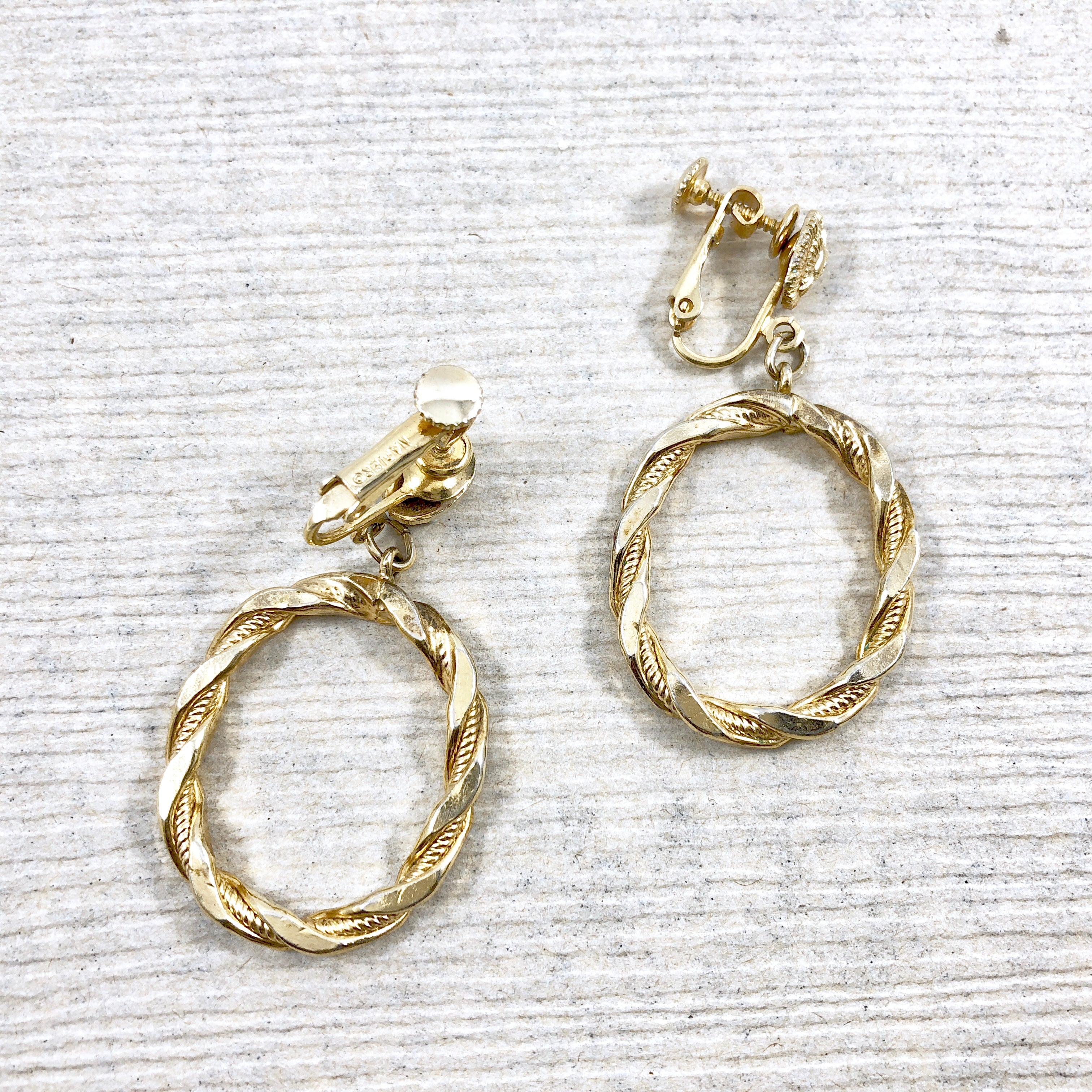 70s Vintage Napier Gold Oval Dangle Earrings