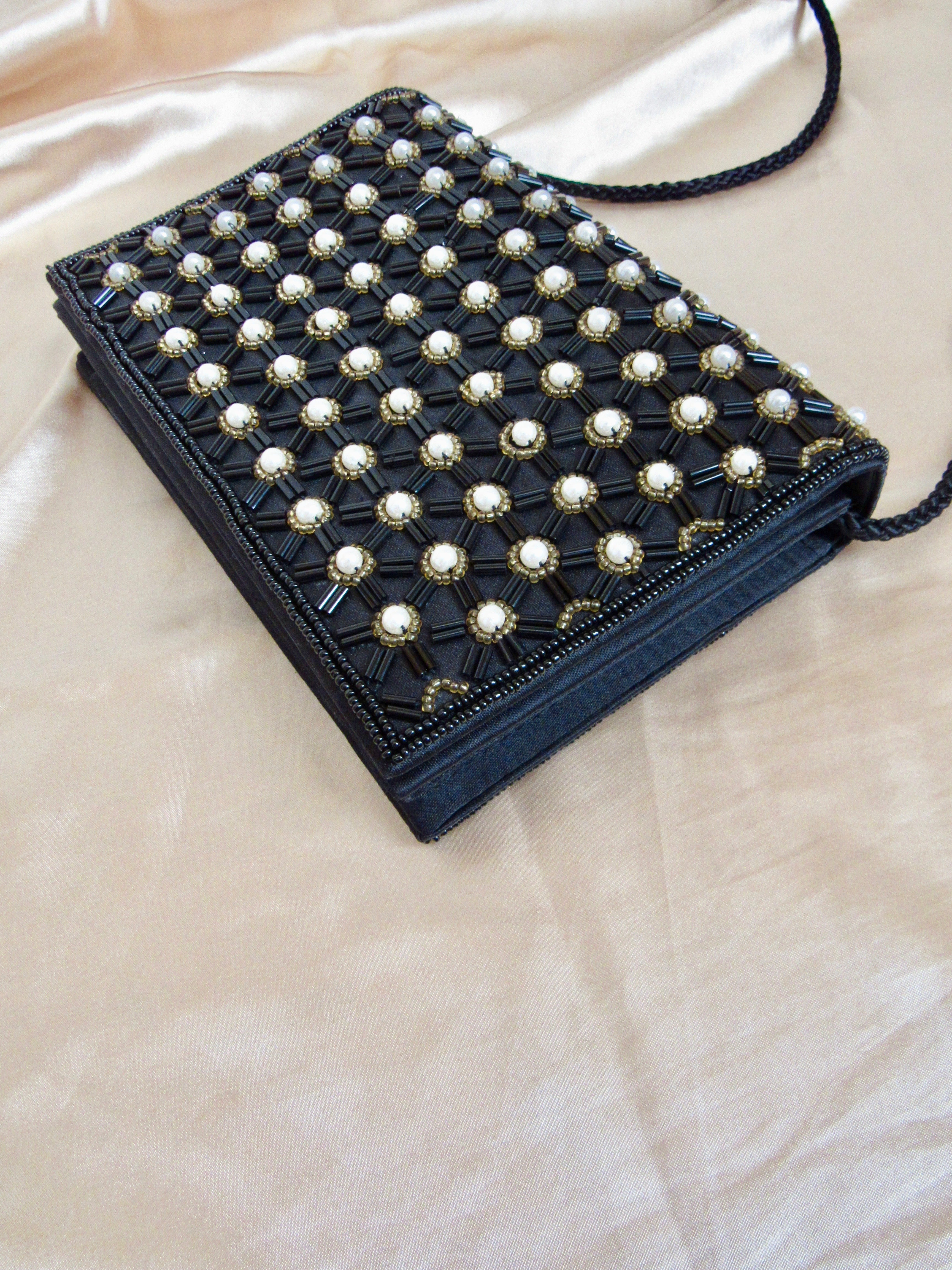 Vintage Pearl Beads Black Clutch