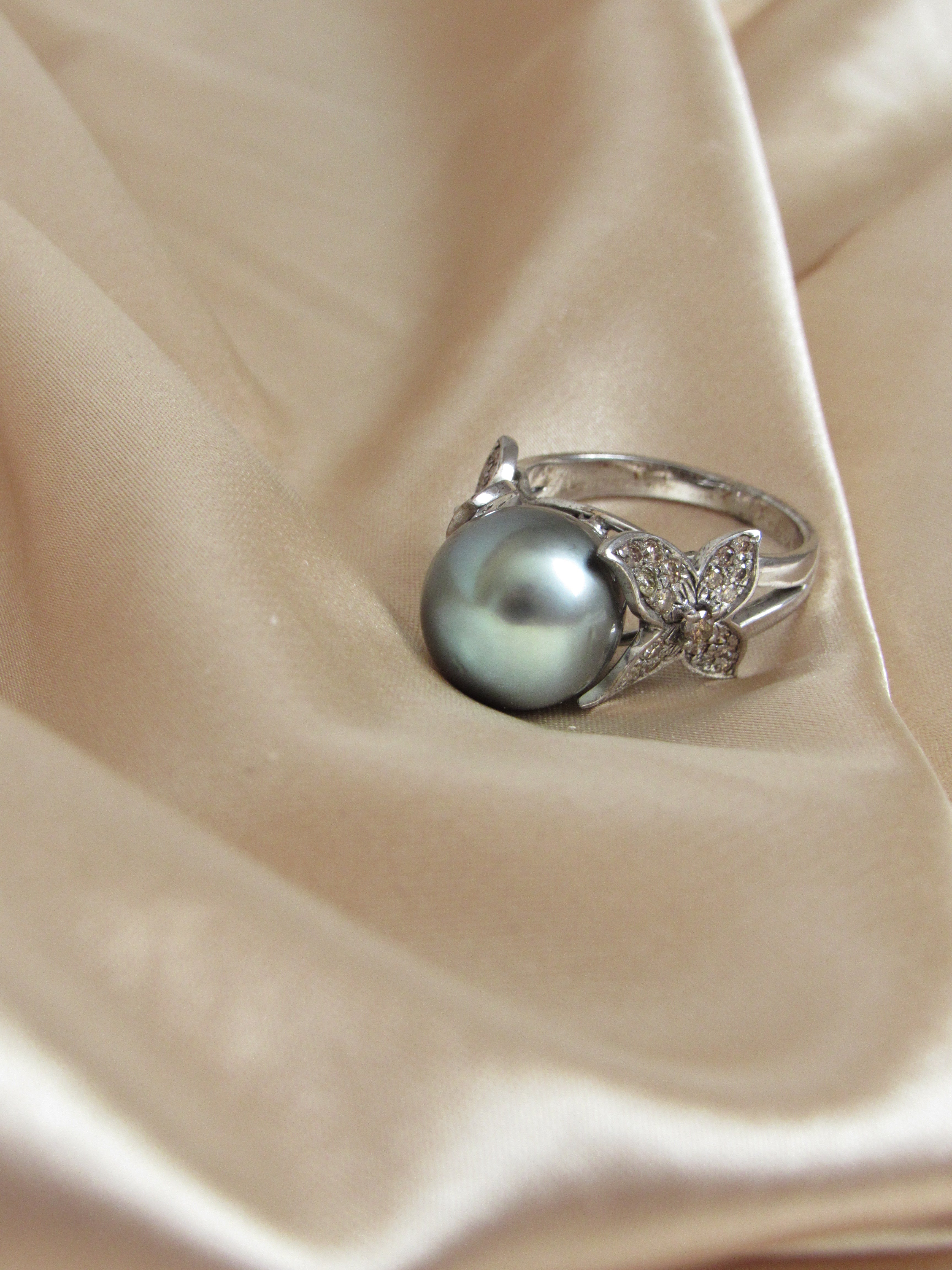 Butterfly Black Pearl White Gold Statement Ring