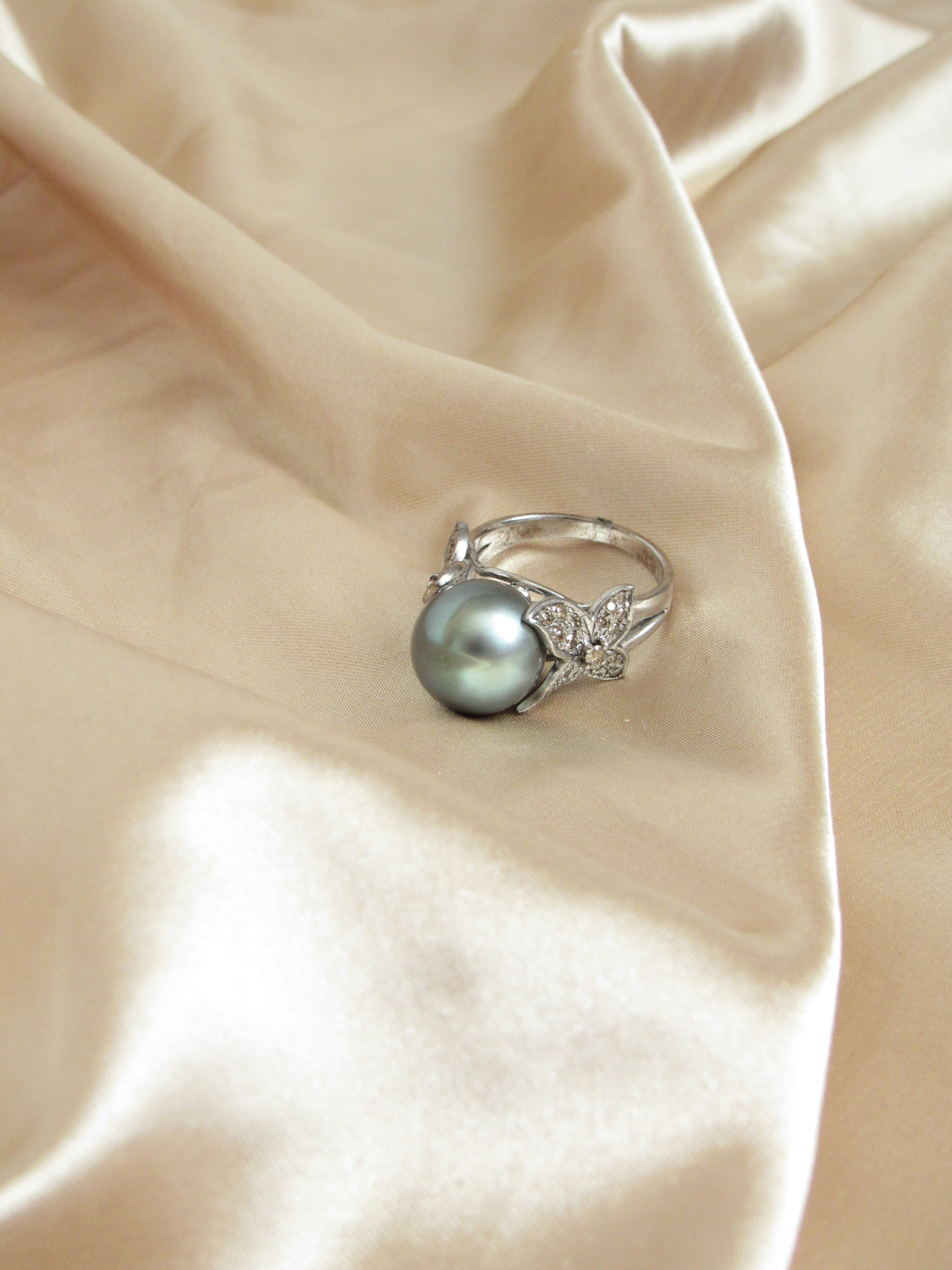 Butterfly Black Pearl White Gold Statement Ring