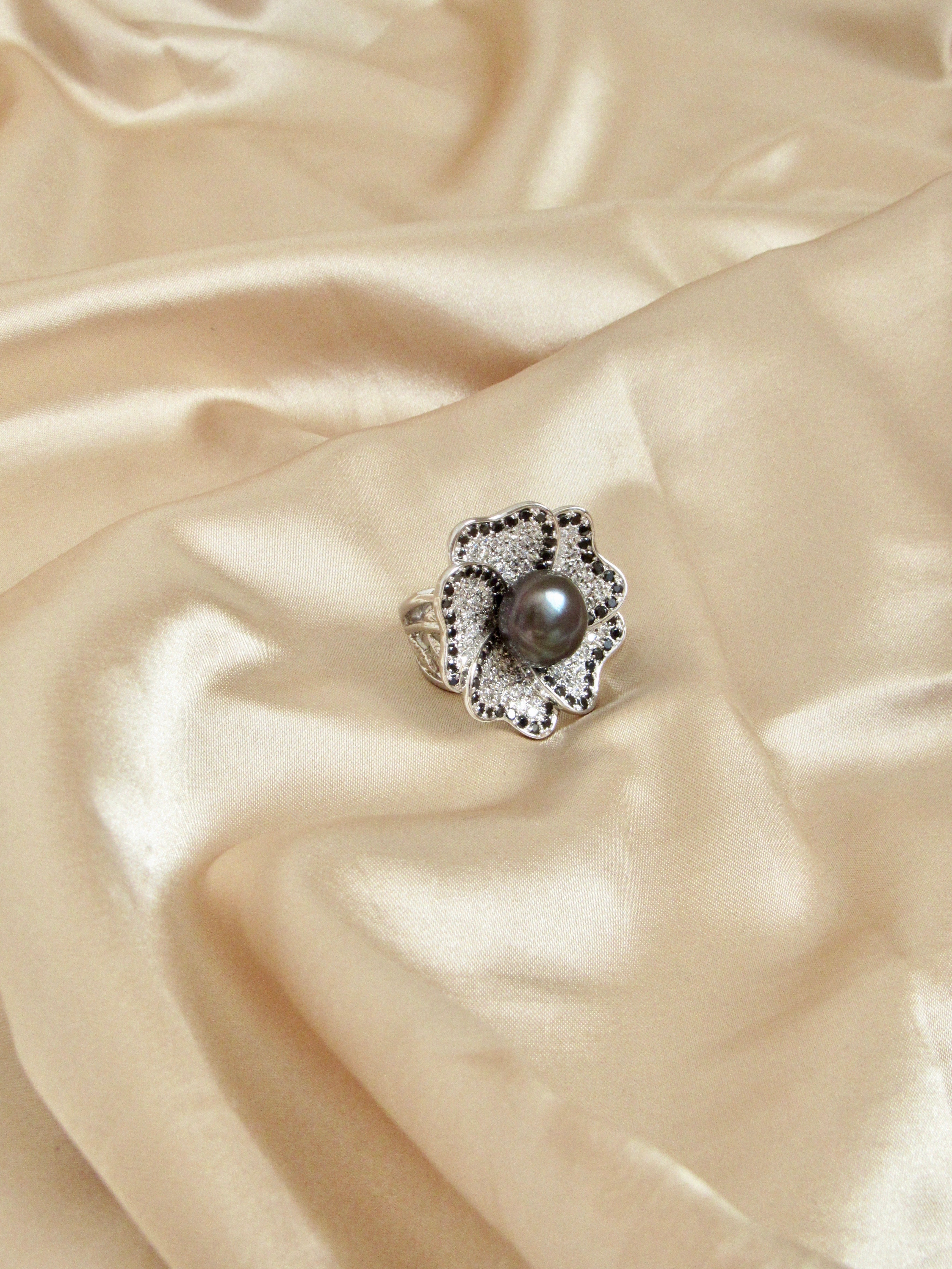 Prairie Rose Tahitian Black Pearl Silver Ring