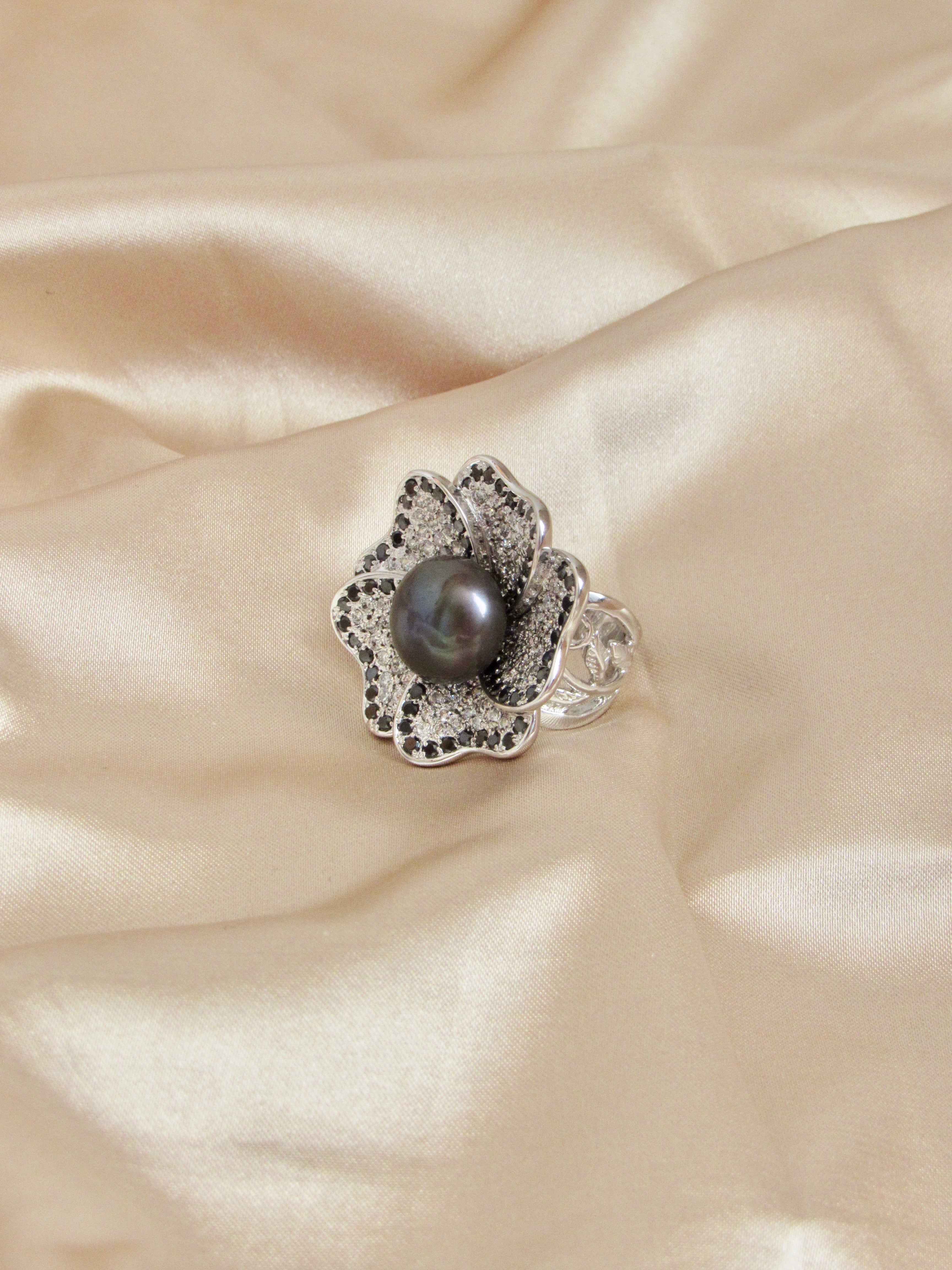 Prairie Rose Tahitian Black Pearl Silver Ring