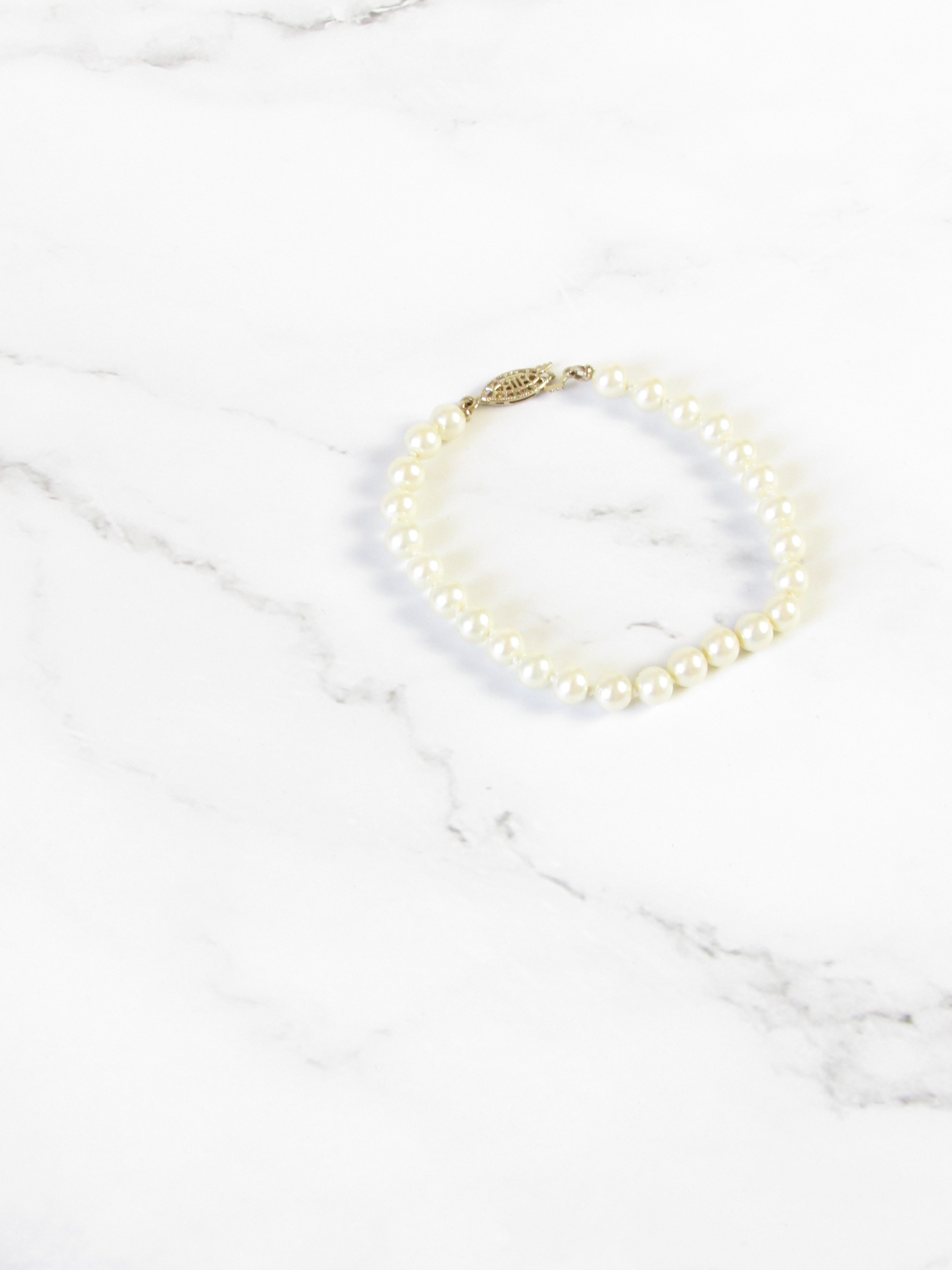 White Pearl Beads Filigree Clasp Bracelet