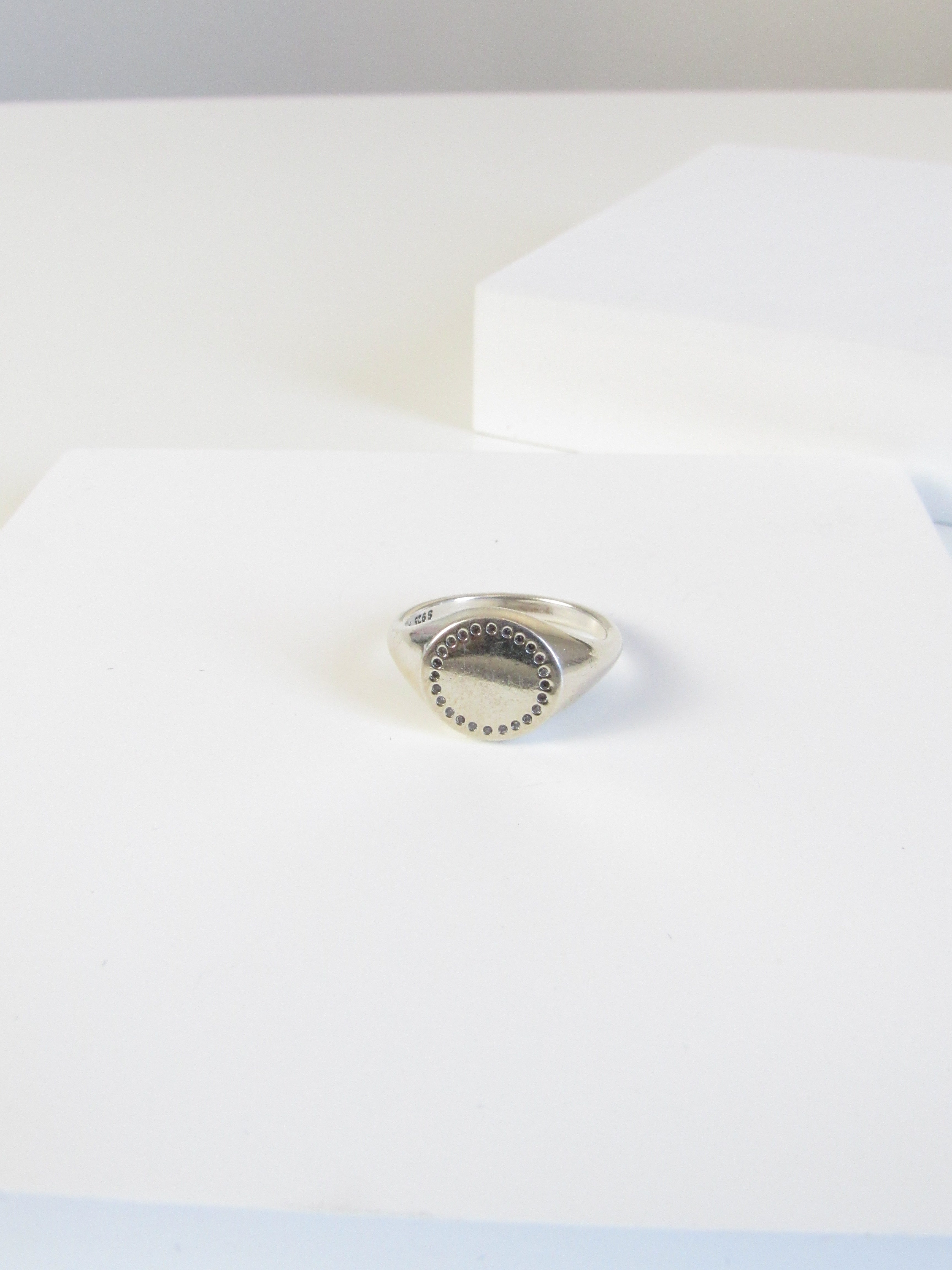Pandora Circle Zircon Silver Signet Ring Vintage - LAQUE JEWELRY BOITE LAQUE