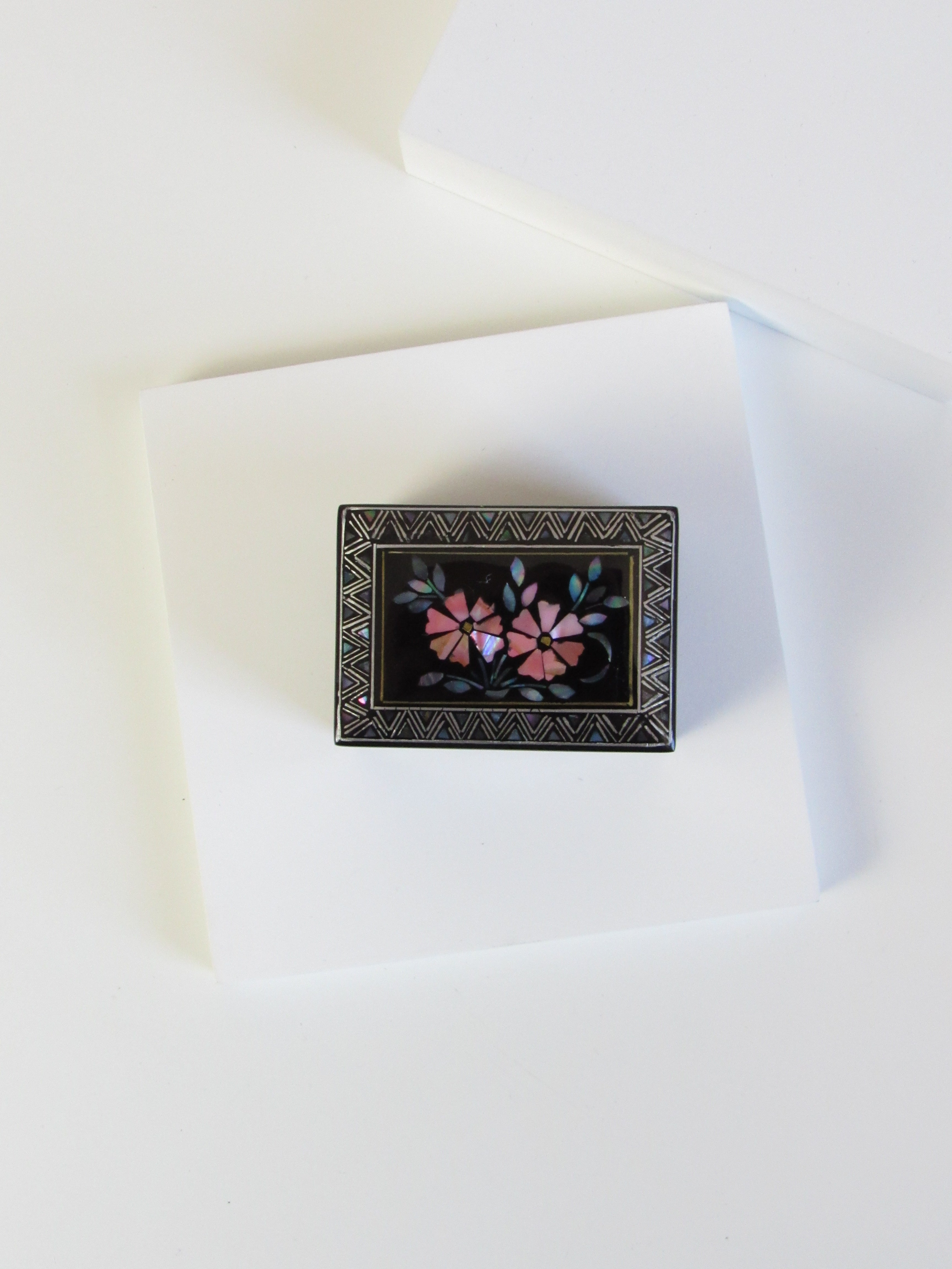 Rectangle Shape Pink Flower Mother of Pearl Lacquer Trinket Box