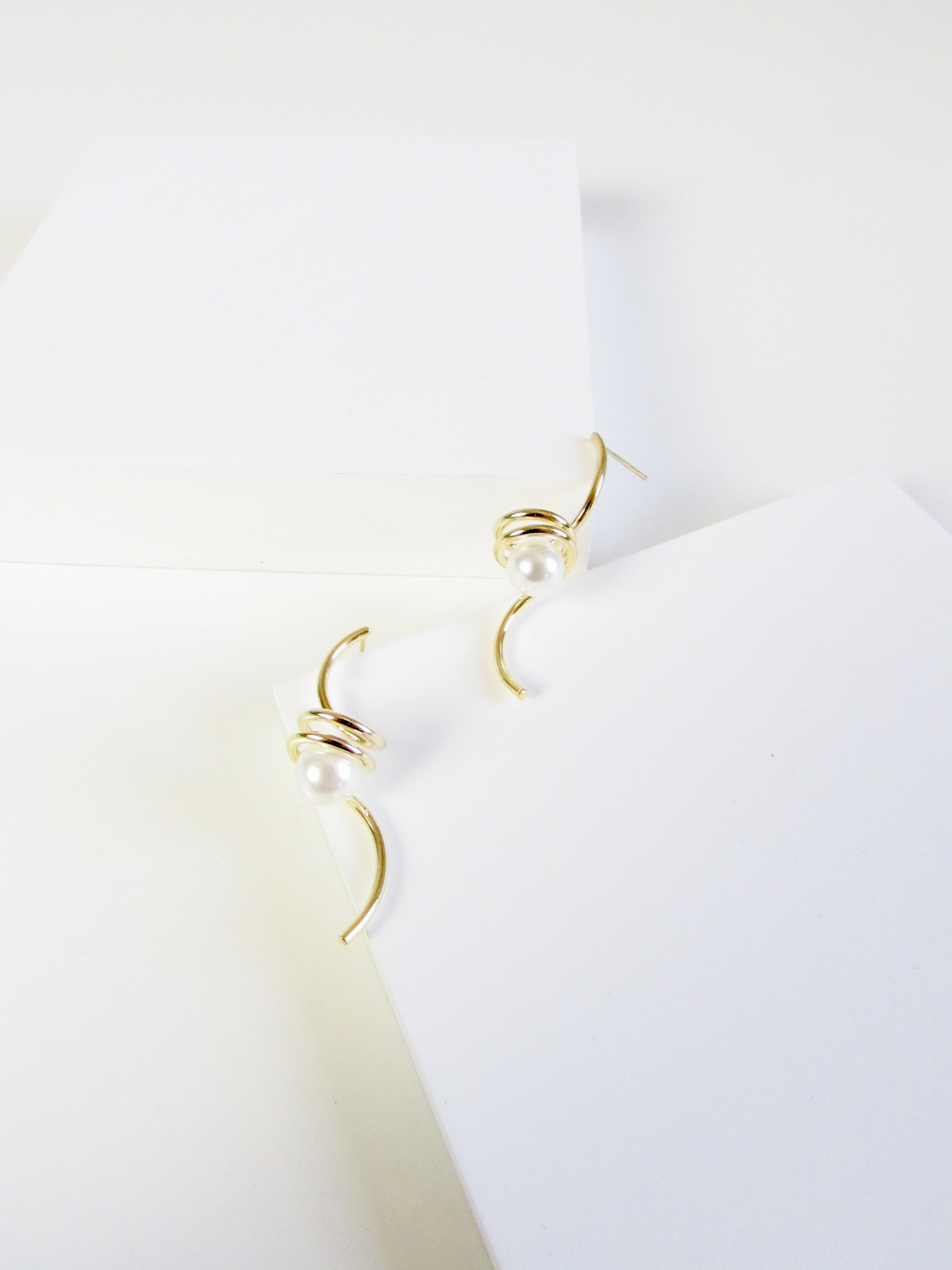 Swirl Pearl Gold Earrings