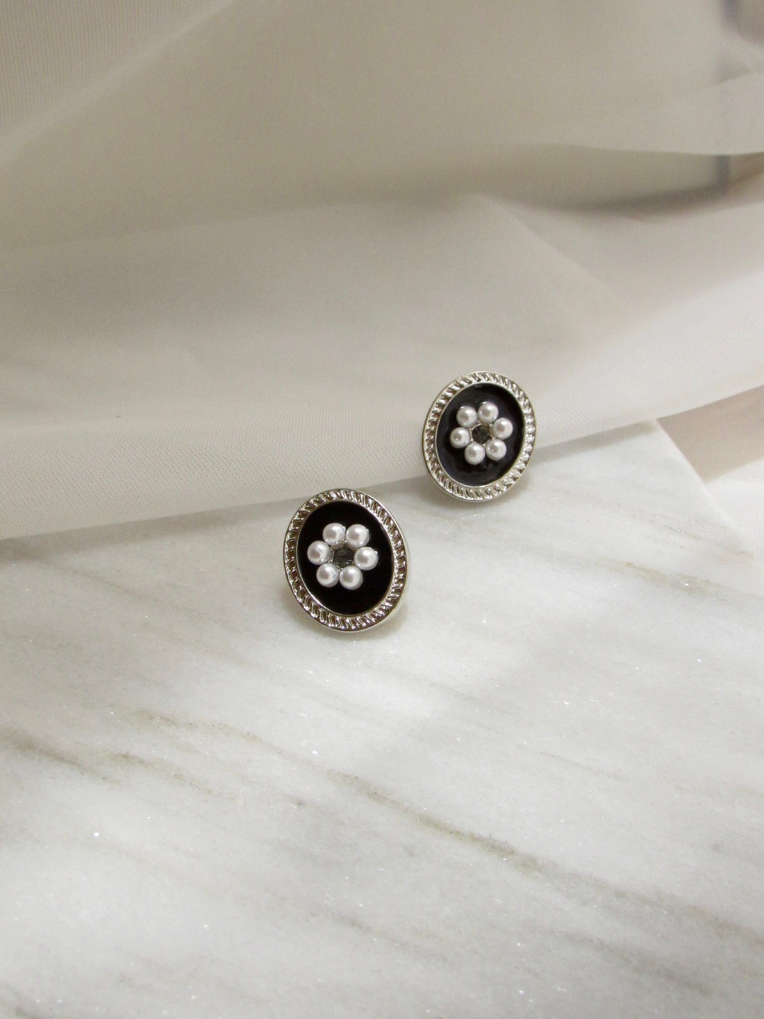 Floral Pearl Oval Black Enamel Earrings in Silver
