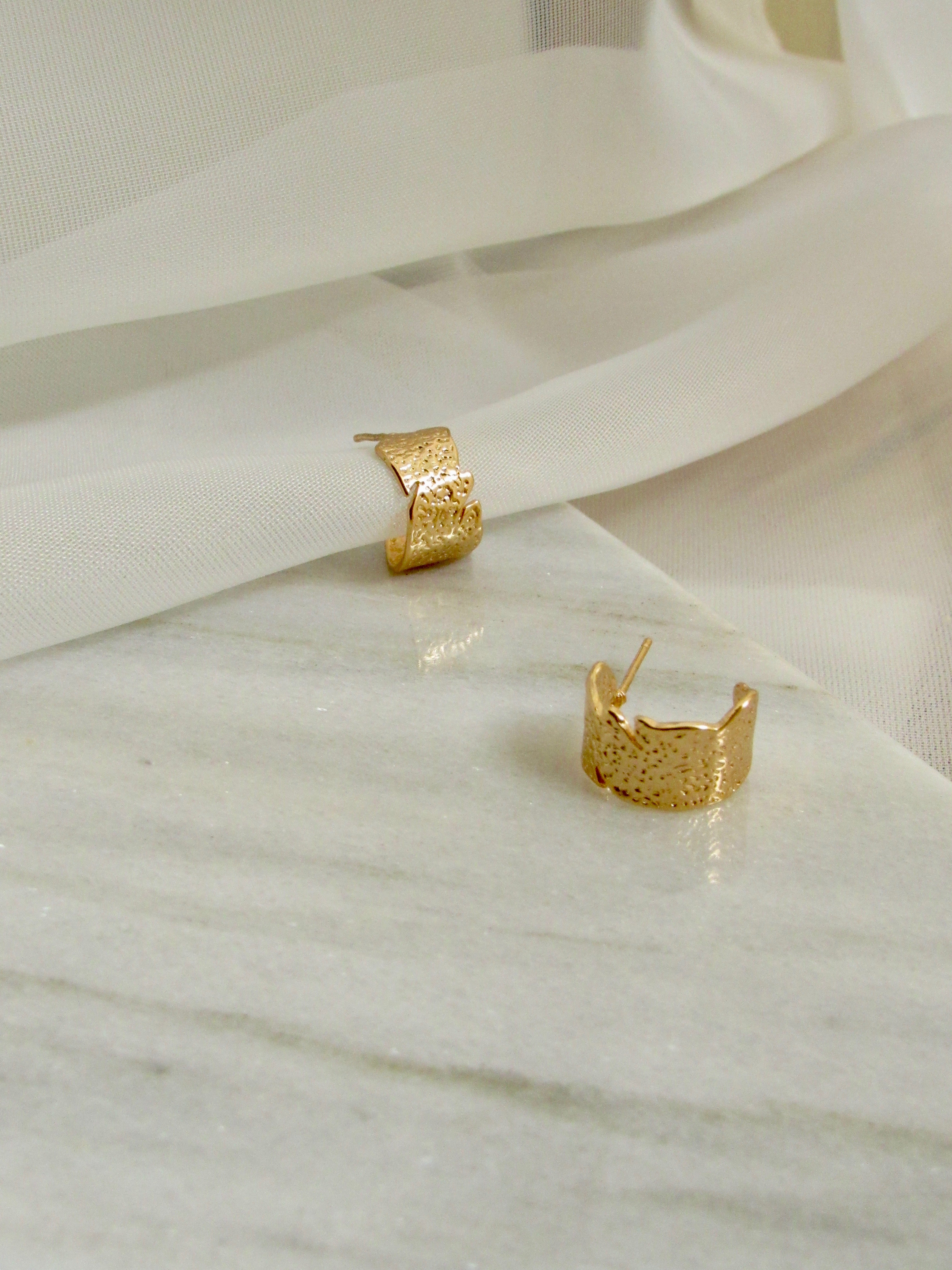 Farrah Textured Small 18k Gold Half Hoop Earrings