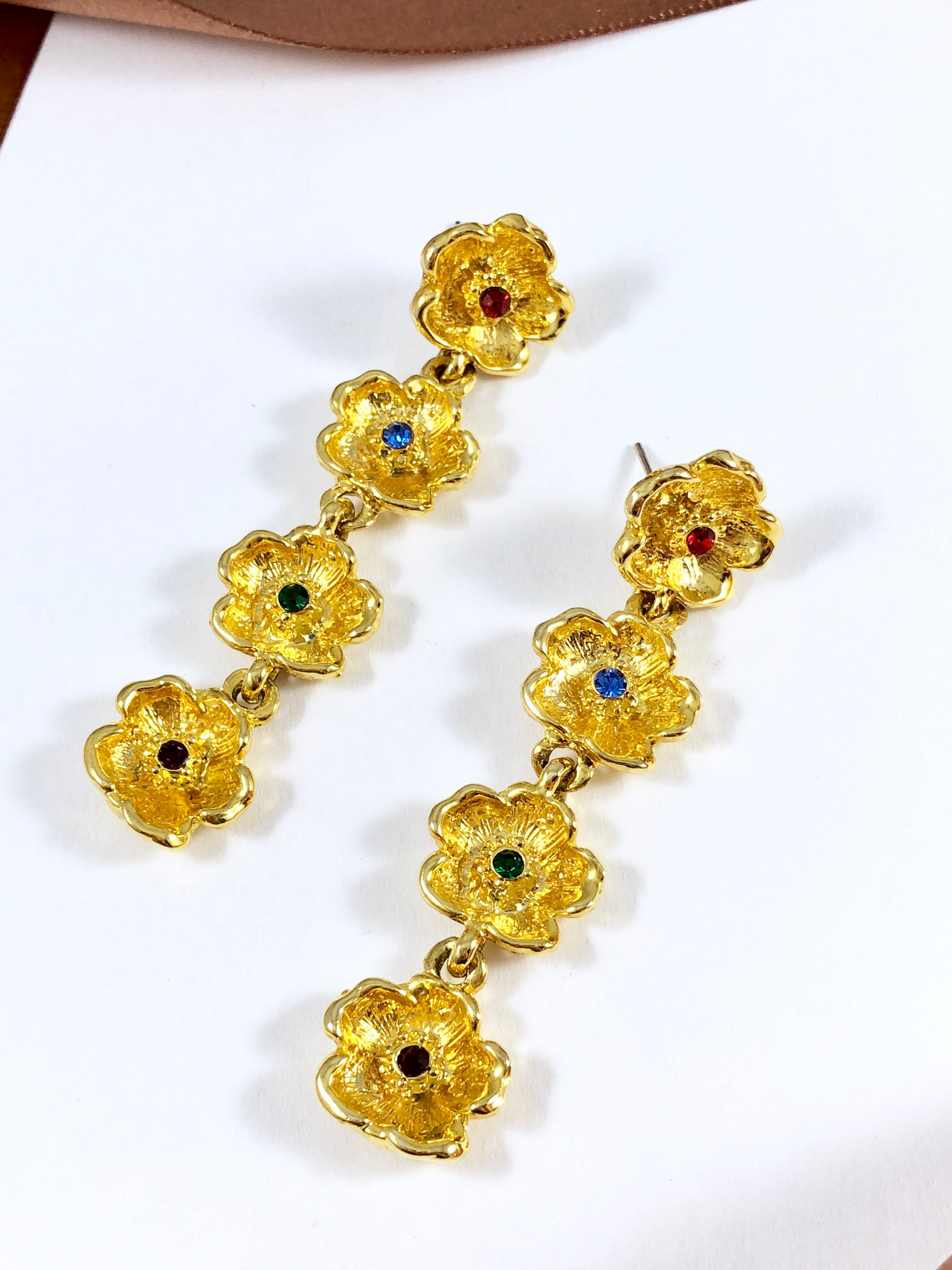 Vintage 70s Gold Dangle Flowers Earrings