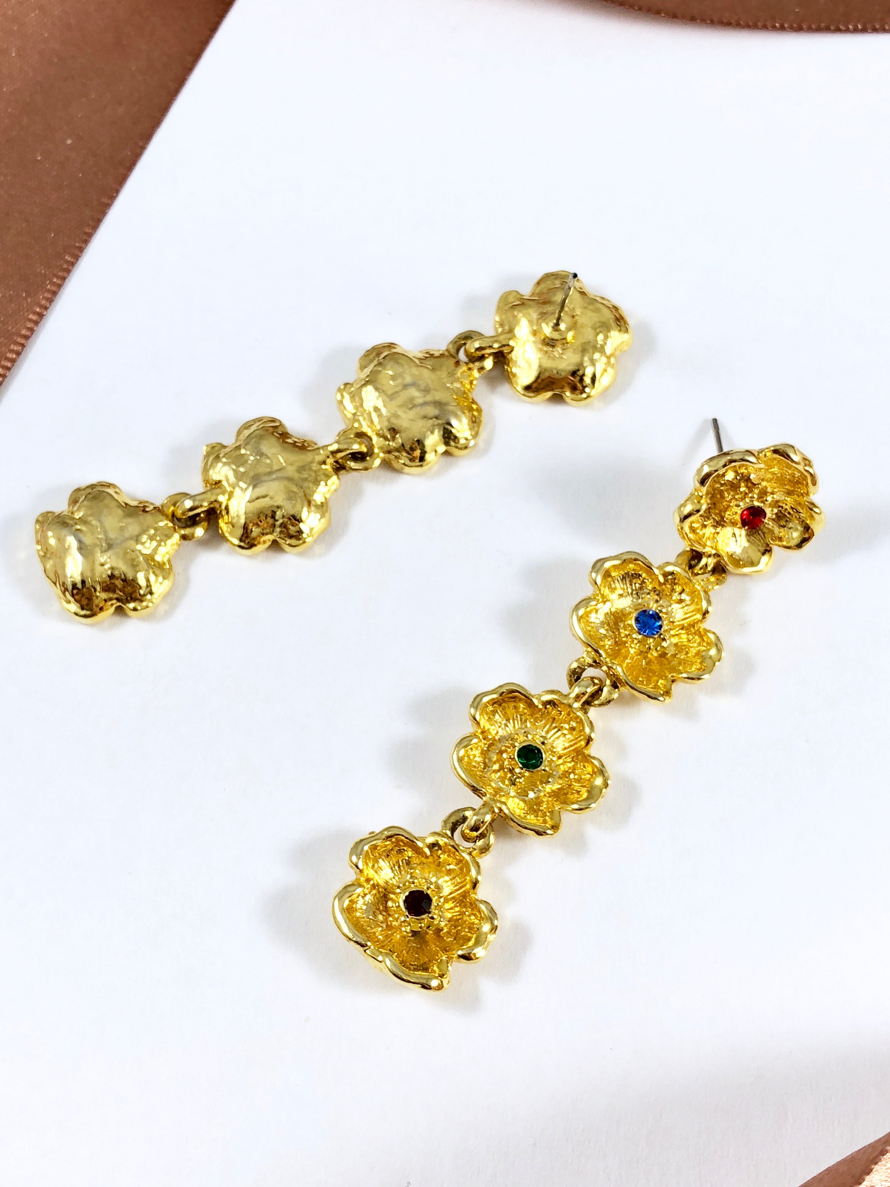 Vintage 70s Gold Dangle Flowers Earrings