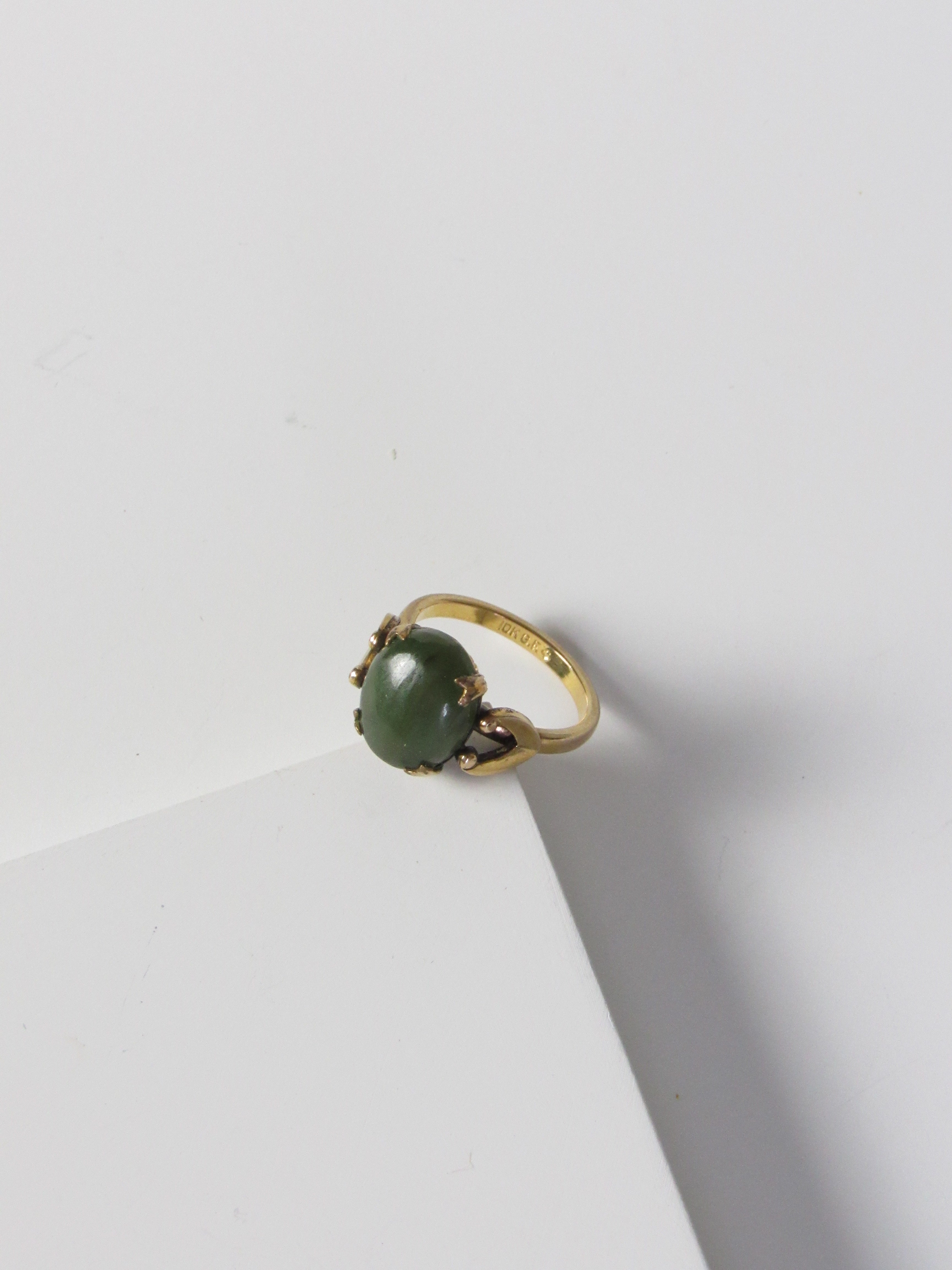 Oval Green Cabochon Nephrite Jade Gold Cocktail Ring