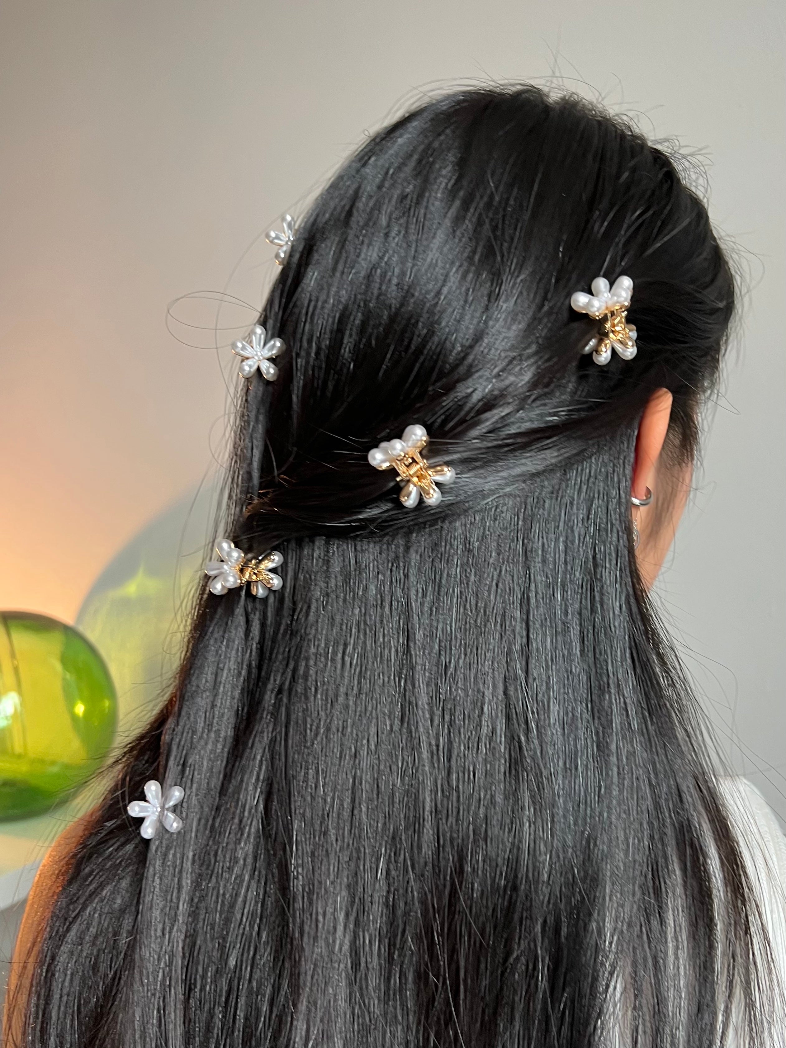 Floral Daisy Pearl Gold Hair Claw