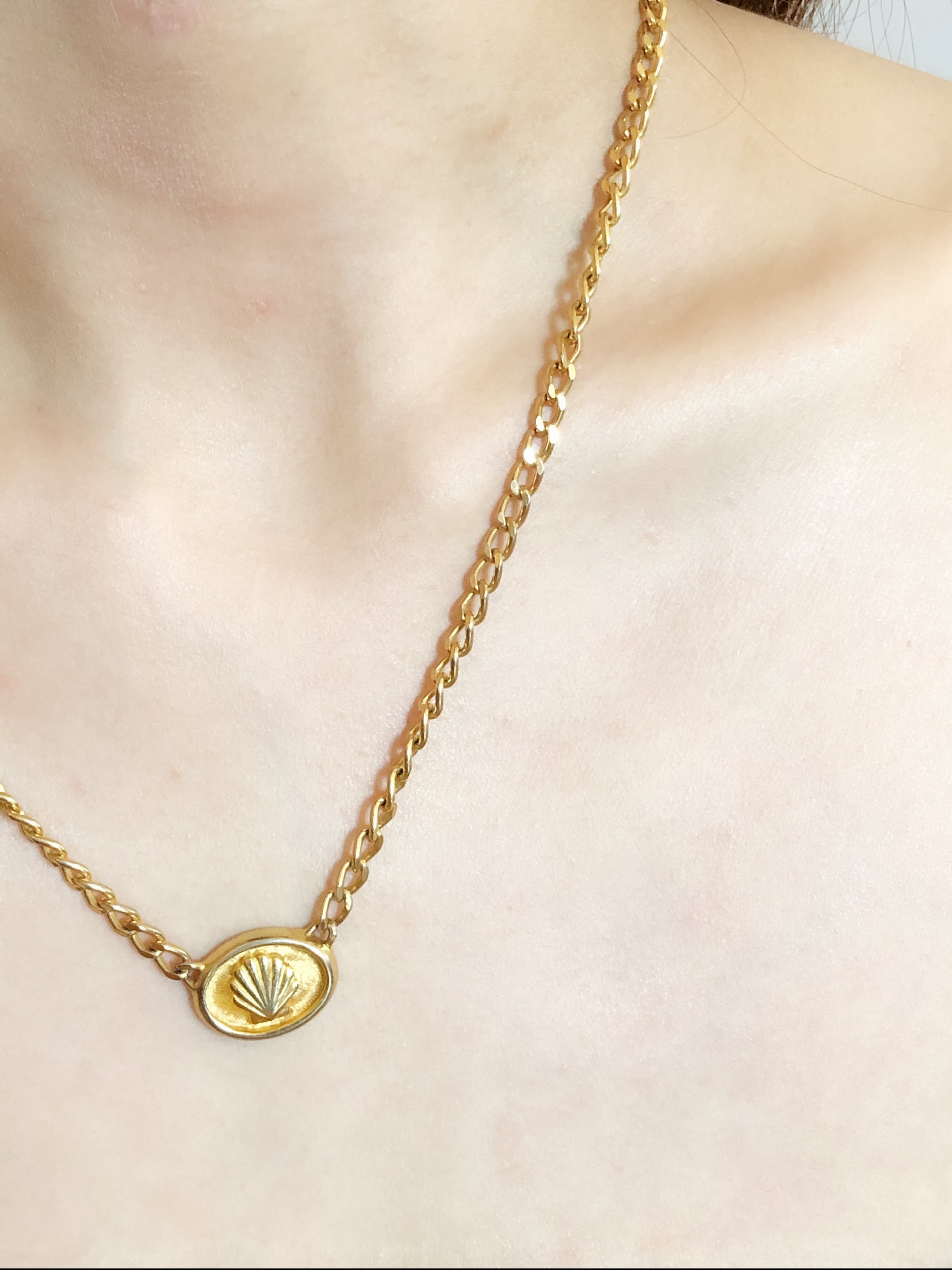 Dotty Smith Seashell Oval Medal Gold Pendant Necklace