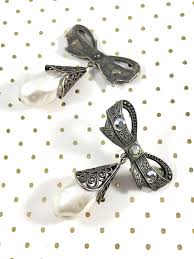 Vintage 70s Antique Bow Dangle baroque Pearl Earrings