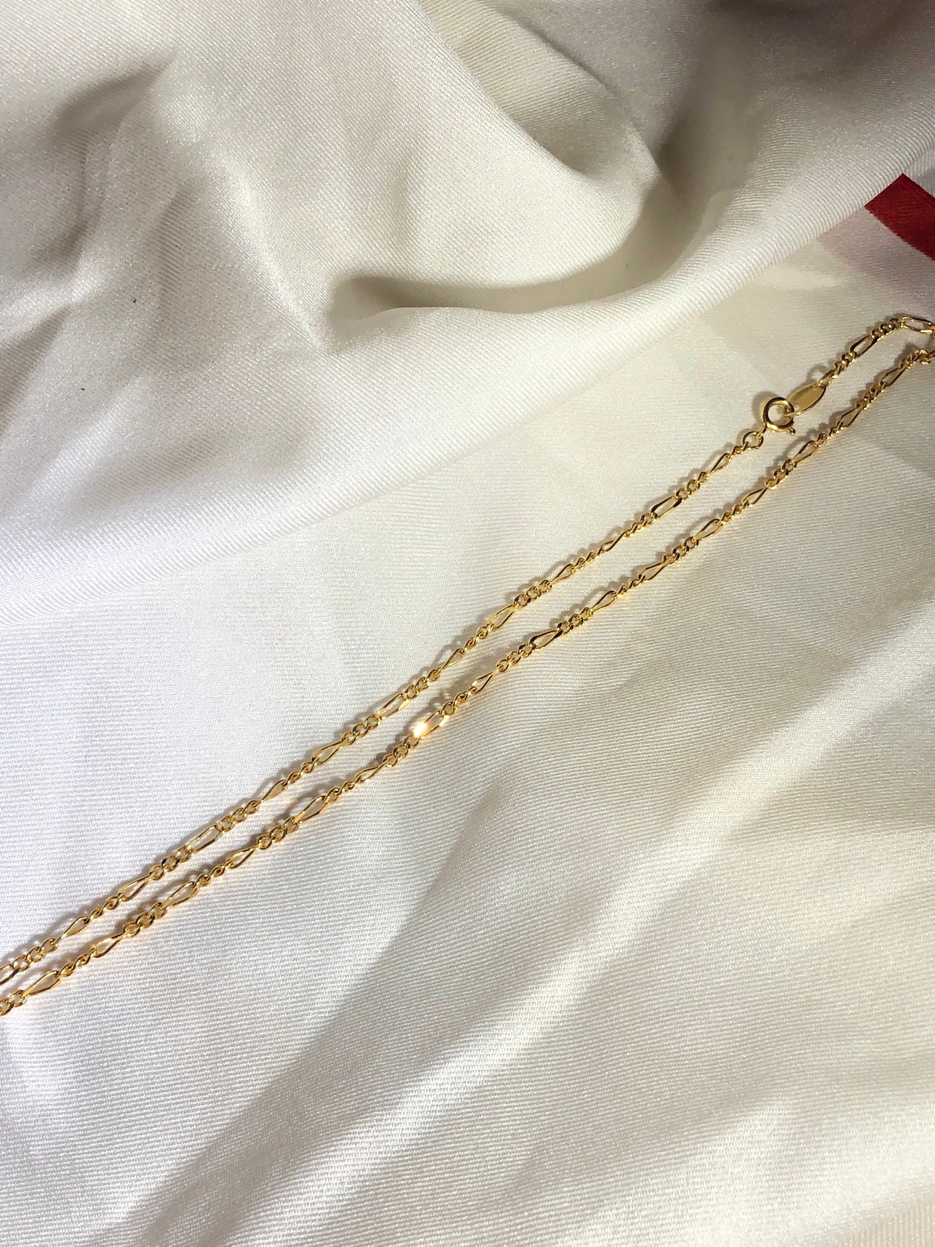 Avon Circle Purple Intaglio Glass Cameo Gold Pendant Necklace