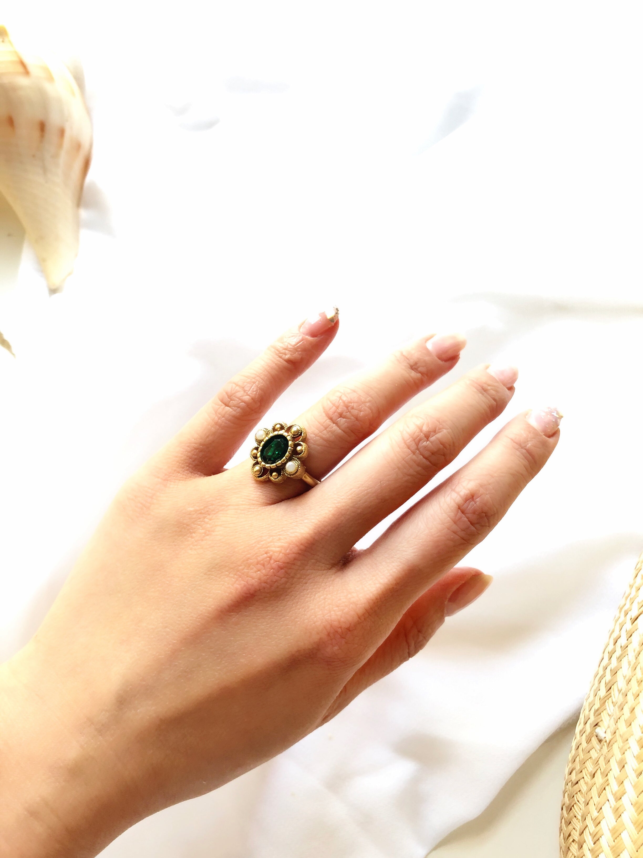 Avon Victorian Green 14k Gold Plated Statement Ring