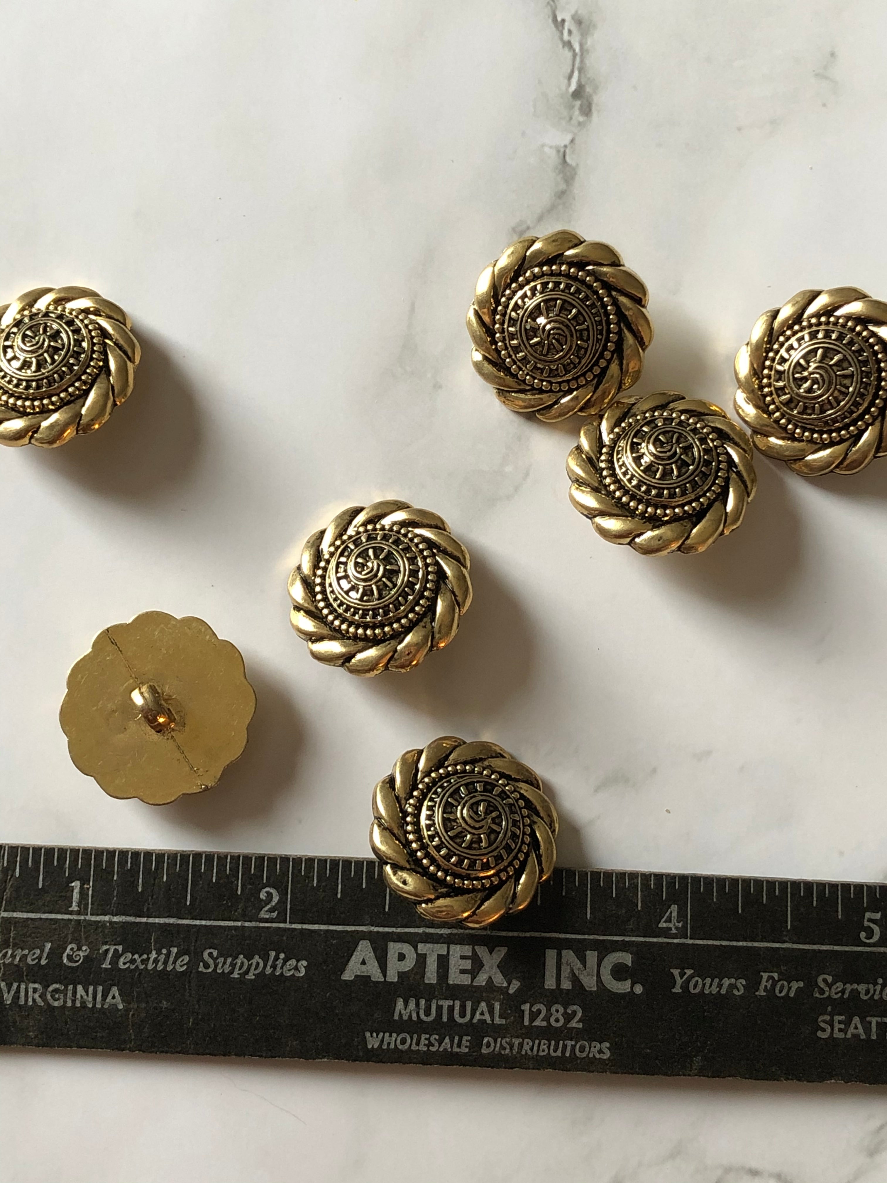 Flower Filigree Gold Vintage Metal Button Set of 7 pcs