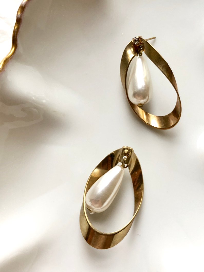 Center Teardrop Pearl Gold Statement Earrings