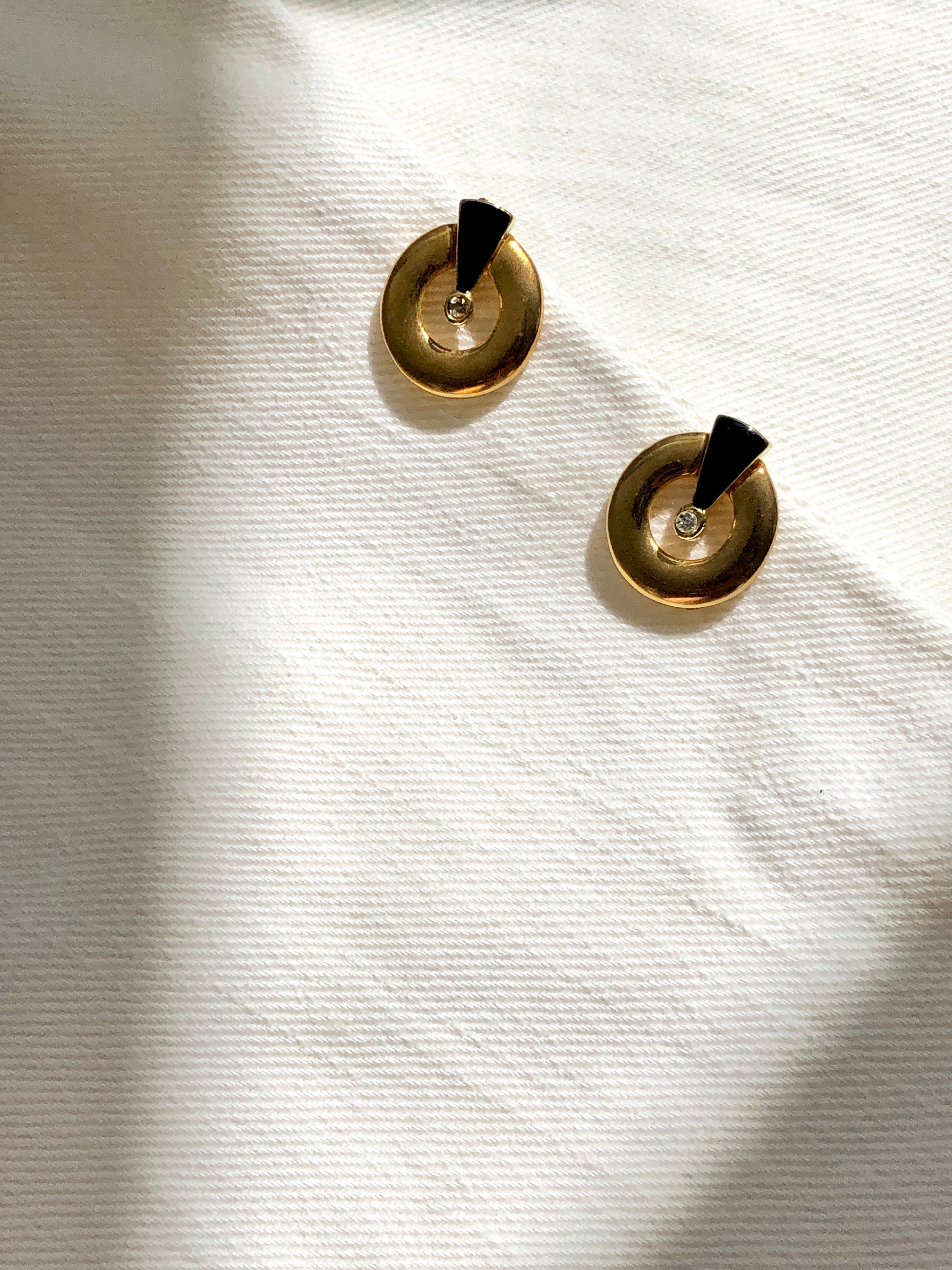 Dainty Vintage Circle Gold Pierced Earrings